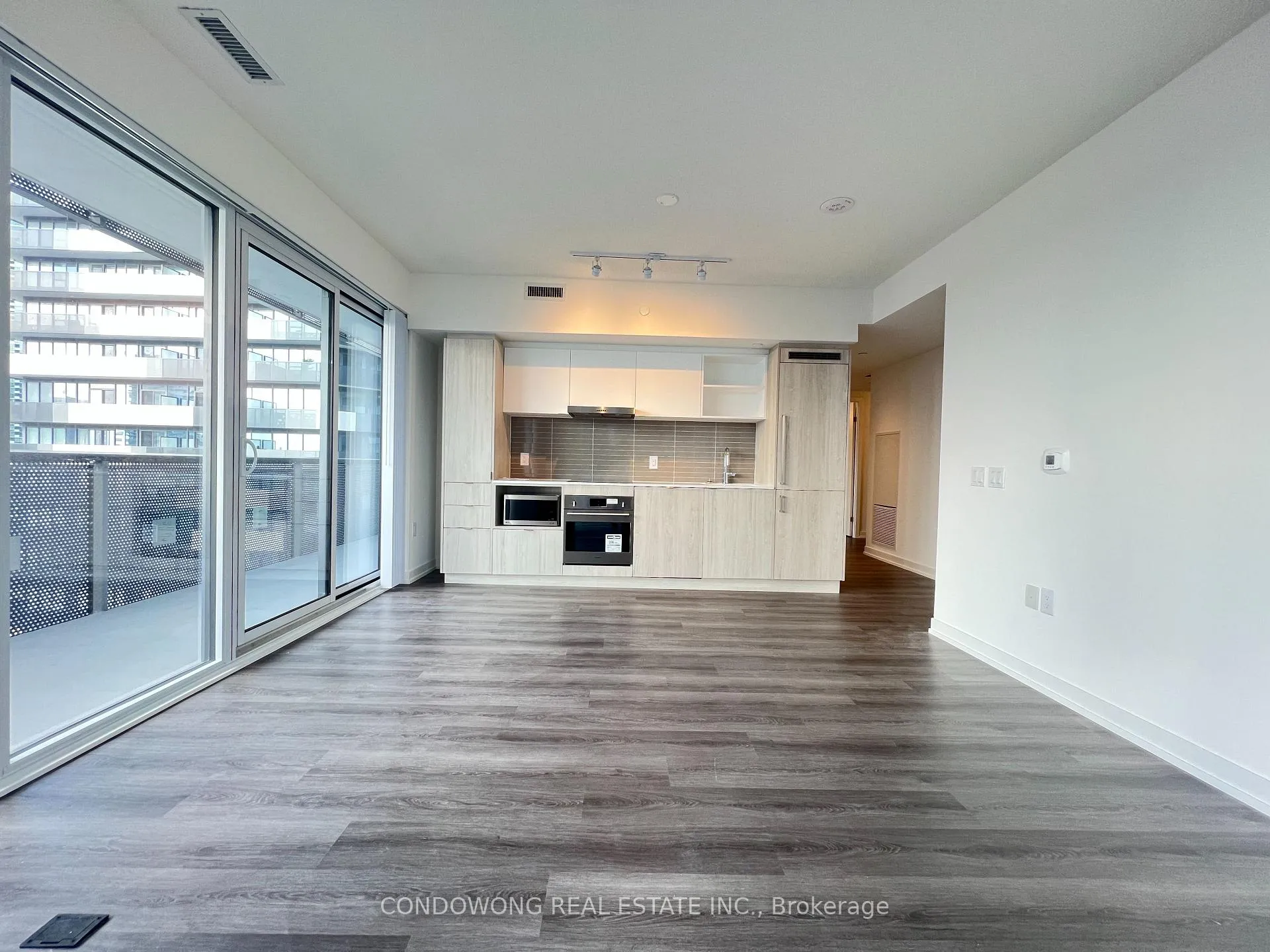 Photo 1 of Unit 2111, 138 Downes Street, Seguin, Waterfront Communities — HOMEH