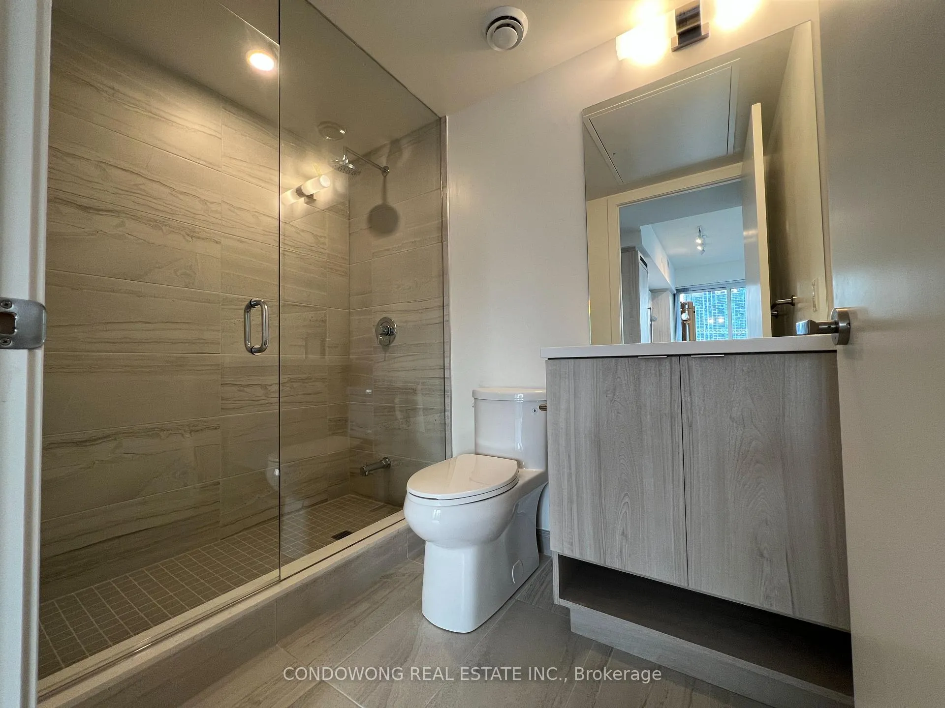 Photo 9 of Unit 2111, 138 Downes Street, Seguin, Waterfront Communities — HOMEH