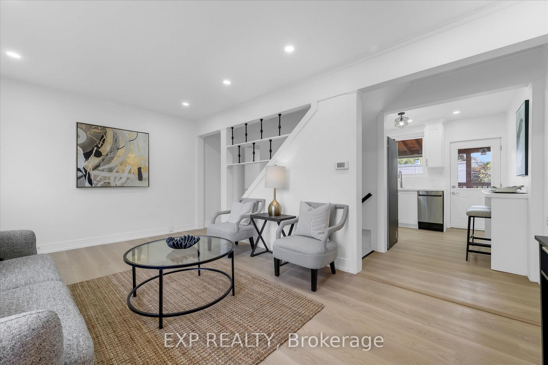 Photo 4 of 24 Eaton Place, Hamilton, McQuesten — HOMEH