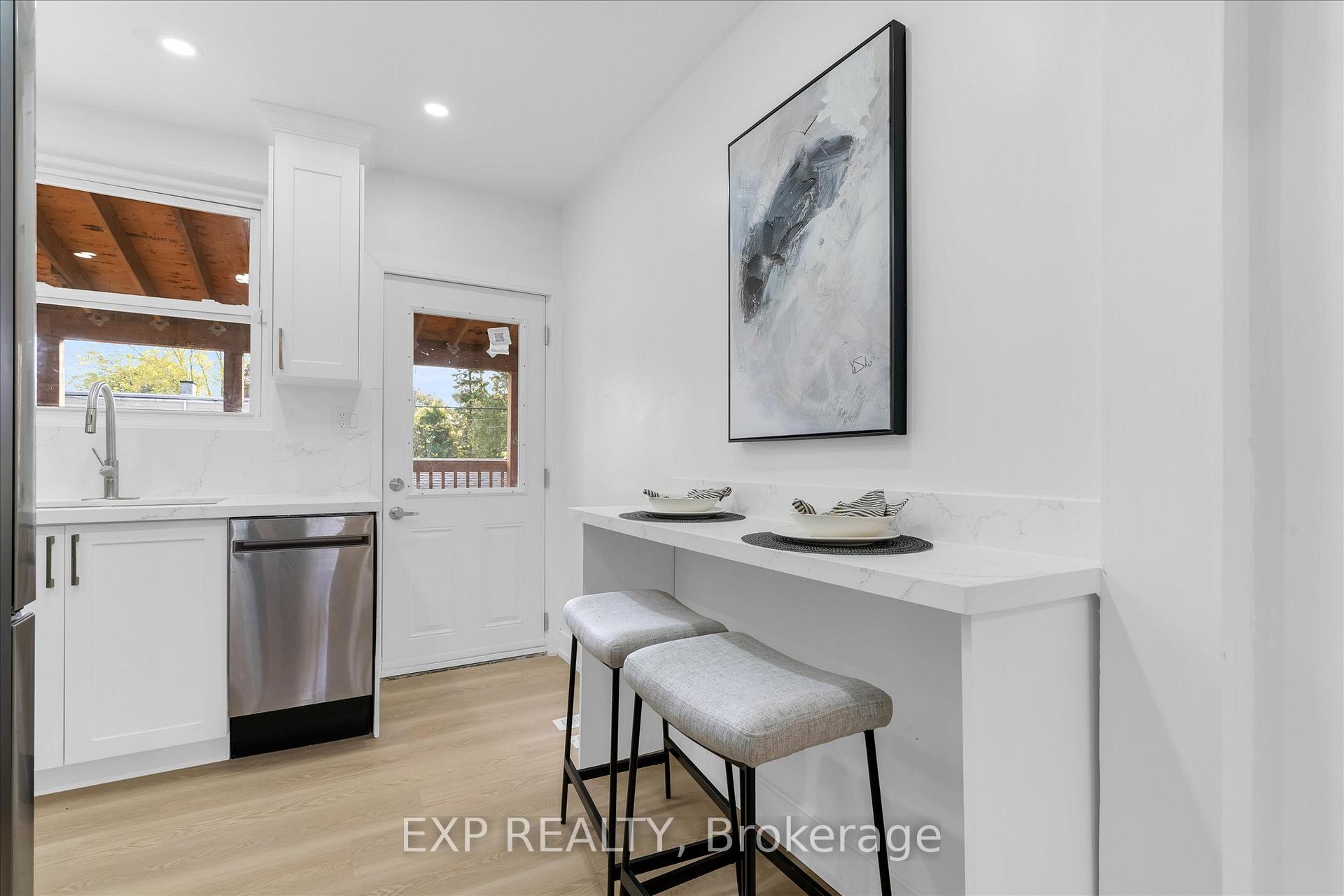 Photo 7 of 24 Eaton Place, Hamilton, McQuesten — HOMEH