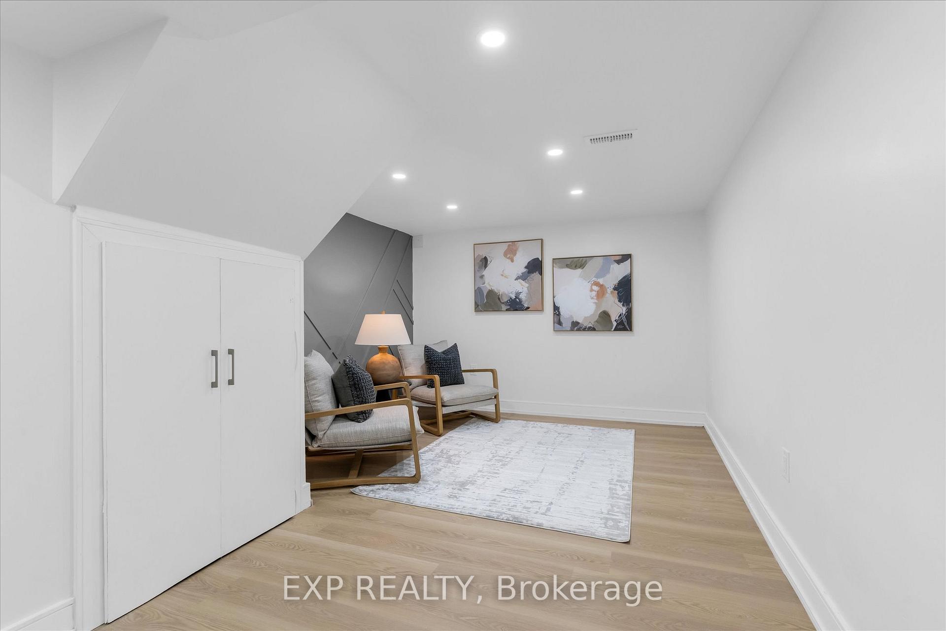 Photo 22 of 24 Eaton Place, Hamilton, McQuesten — HOMEH