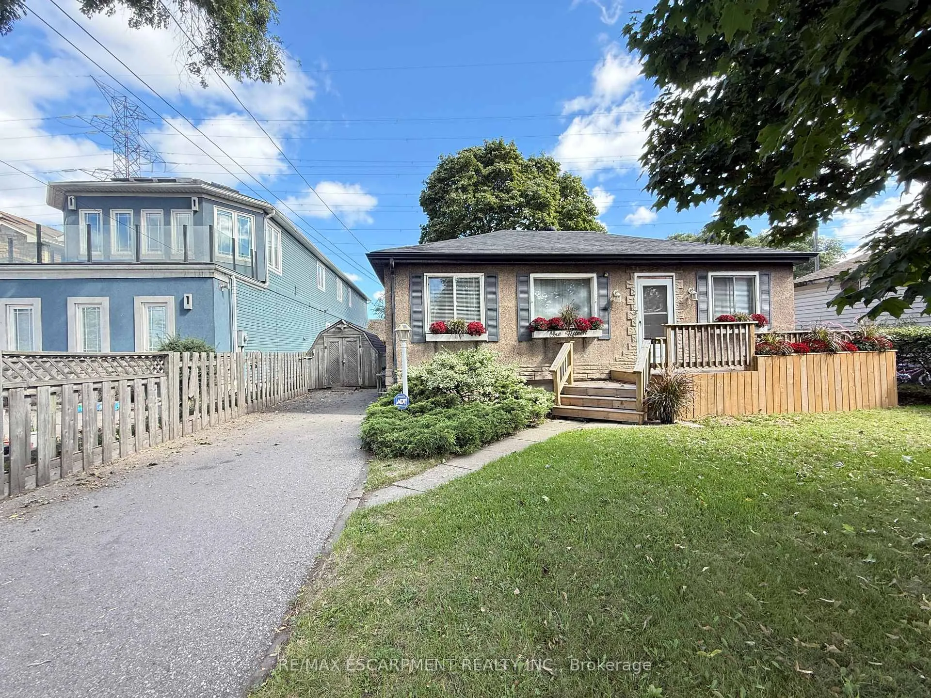 Photo 3 of 115 Beach Boulevard, Hamilton, Hamilton Beach — HOMEH