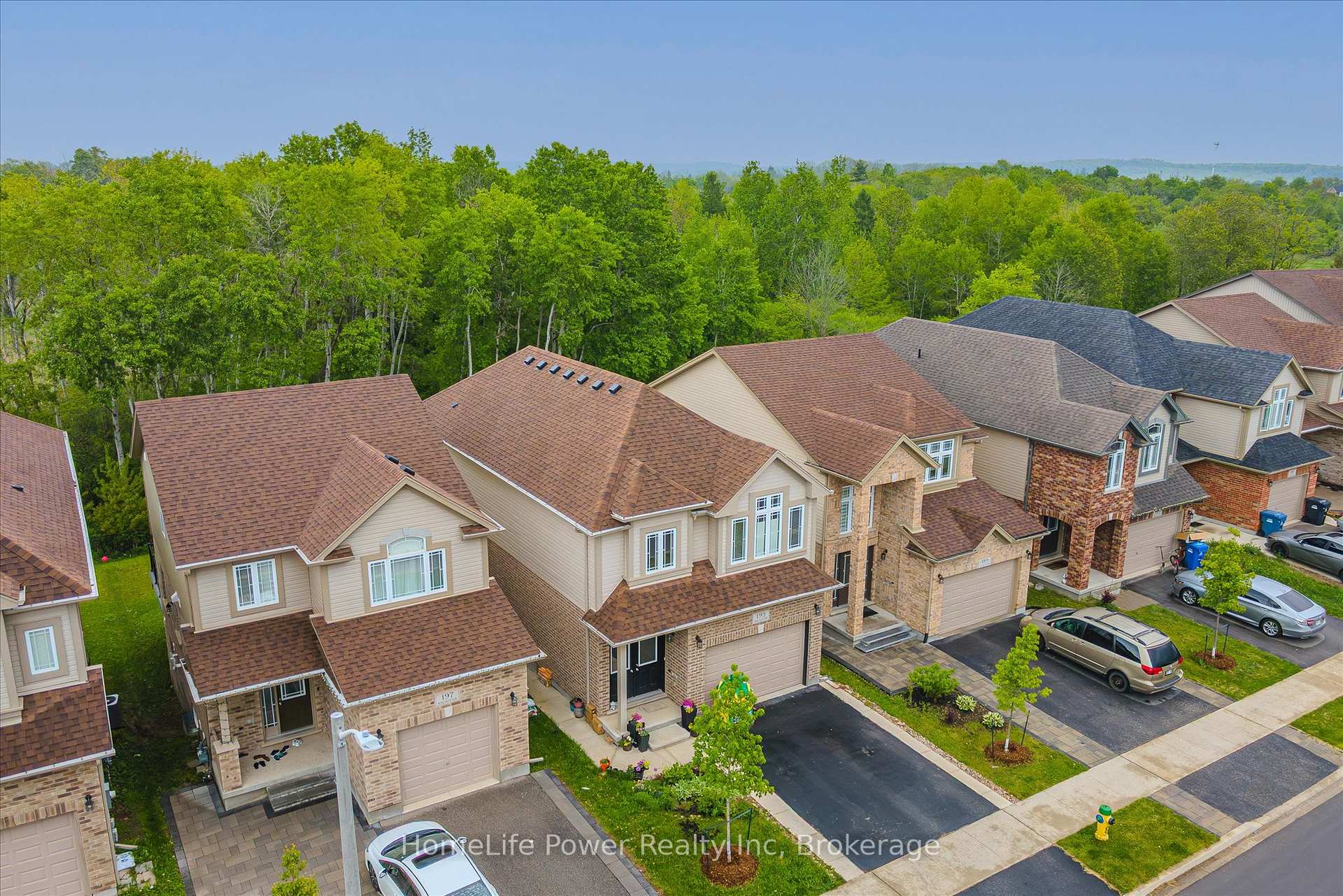 Photo 2 of 193 Macalister Boulevard, Guelph, Kortright East — HOMEH