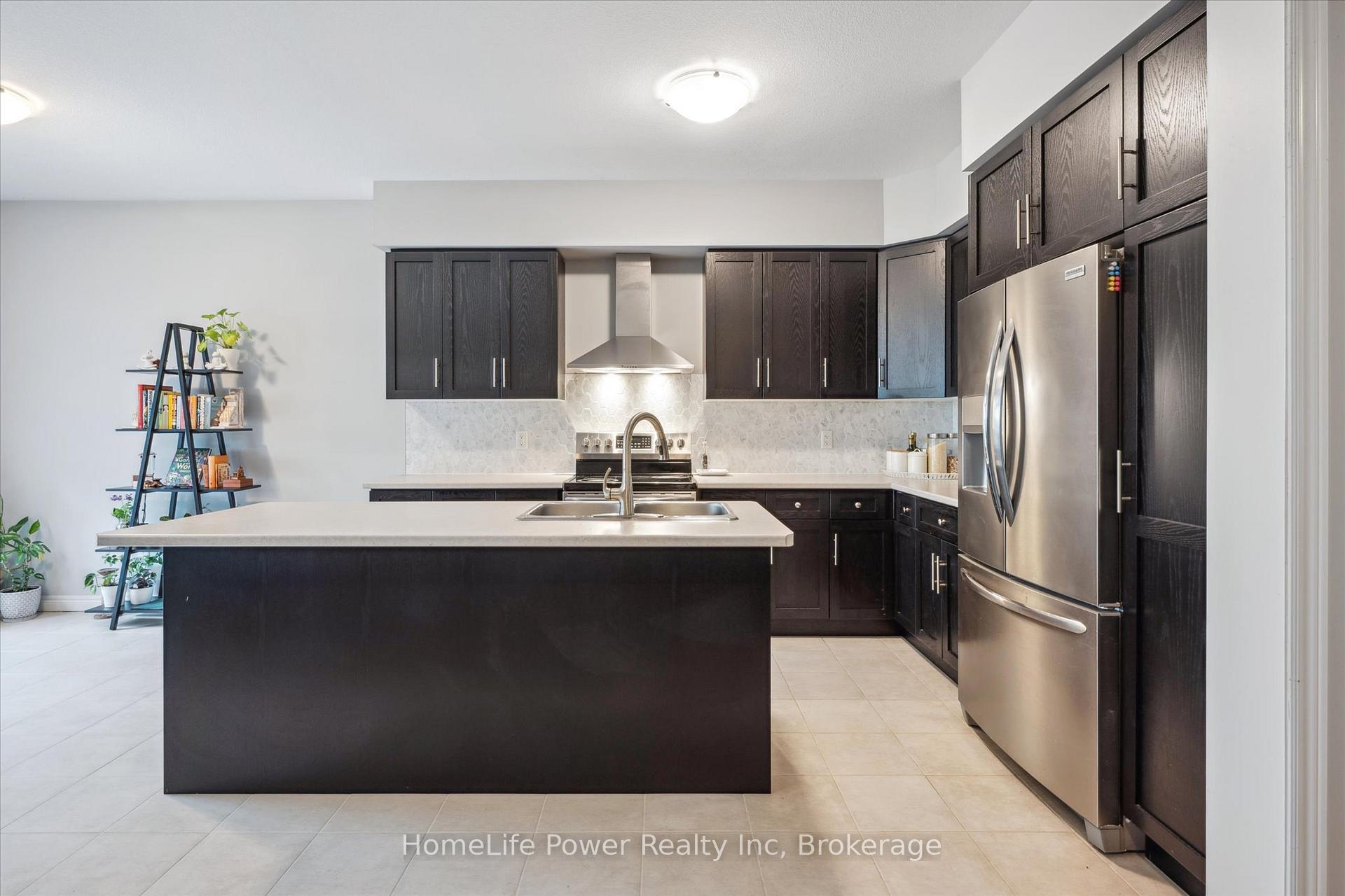 Photo 15 of 193 Macalister Boulevard, Guelph, Kortright East — HOMEH