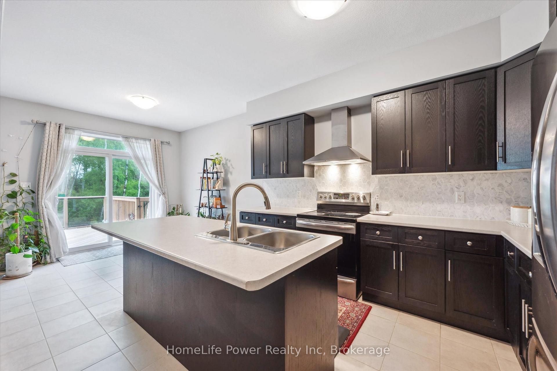 Photo 16 of 193 Macalister Boulevard, Guelph, Kortright East — HOMEH