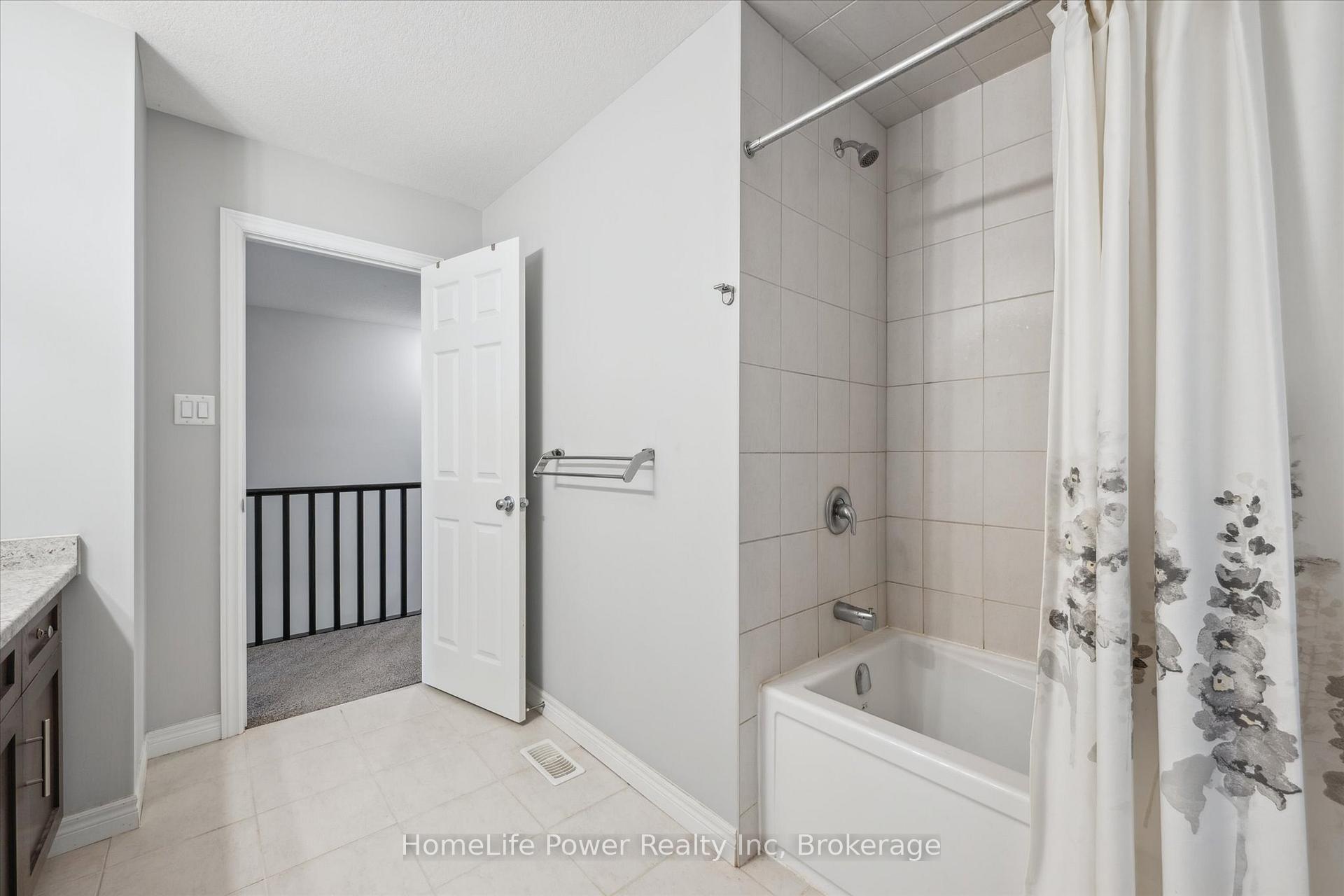 Photo 32 of 193 Macalister Boulevard, Guelph, Kortright East — HOMEH