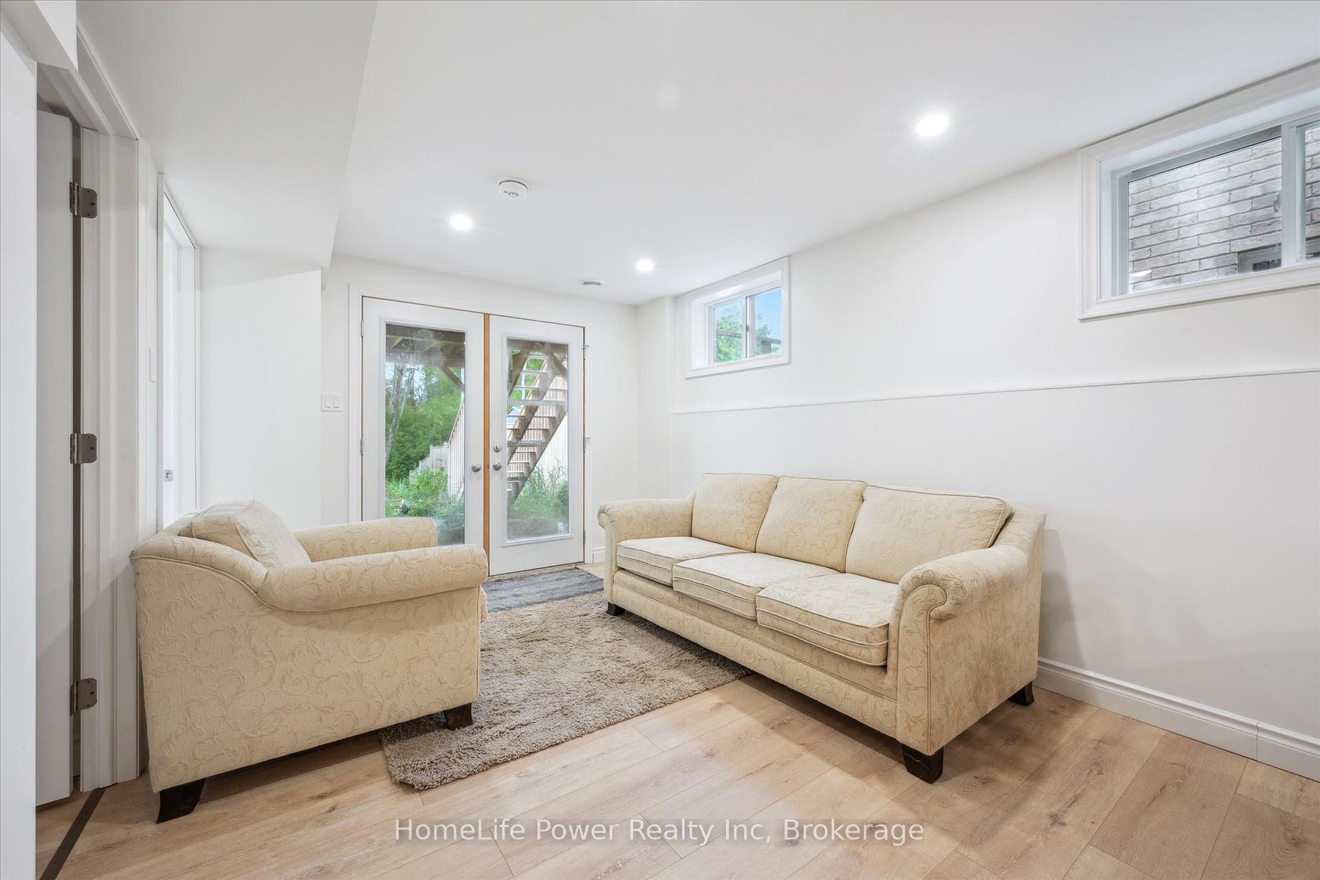 Photo 33 of 193 Macalister Boulevard, Guelph, Kortright East — HOMEH
