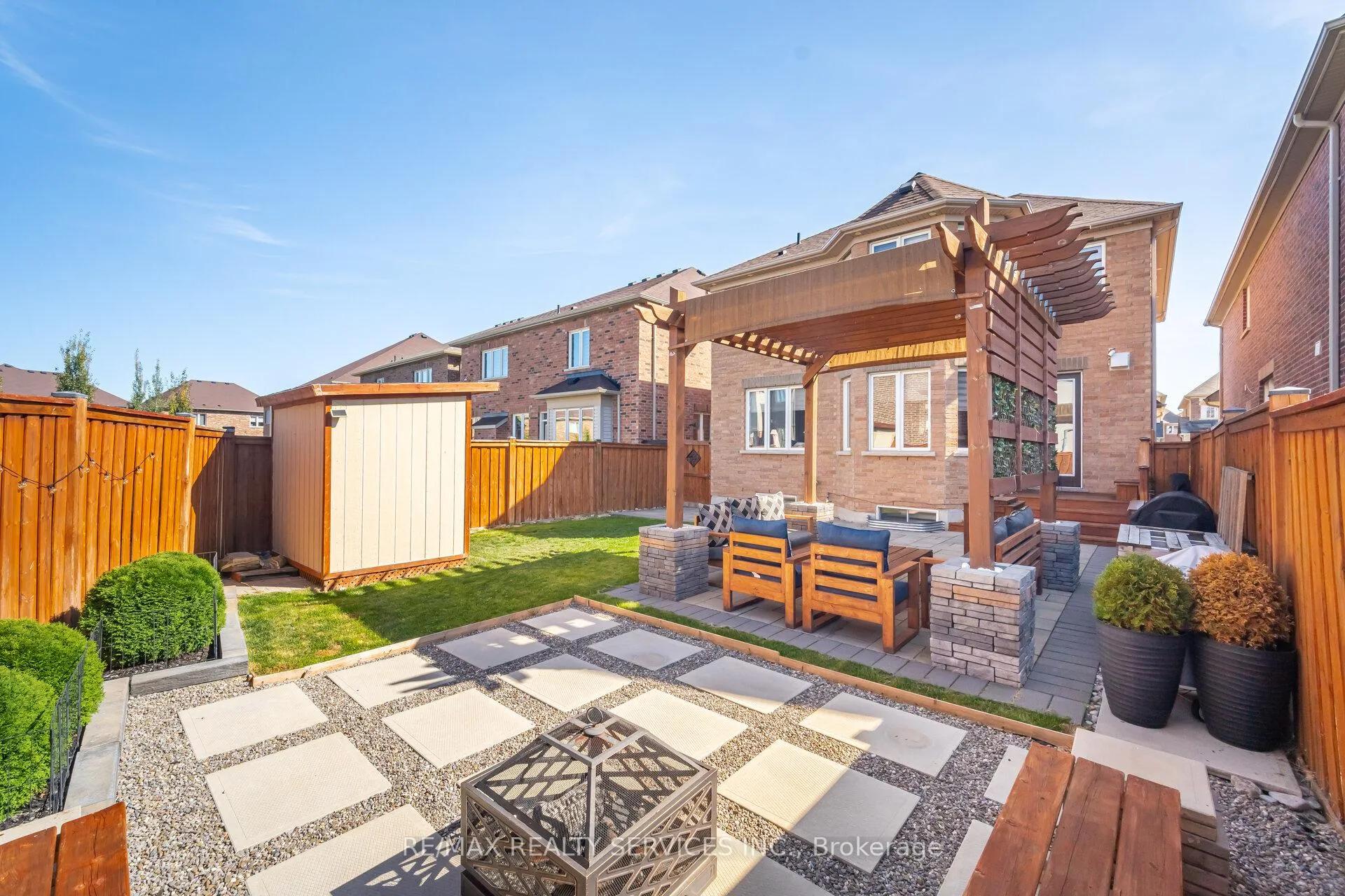 Photo 4 of 72 Bonnieglen Farm Boulevard, Caledon, Rural Caledon — HOMEH