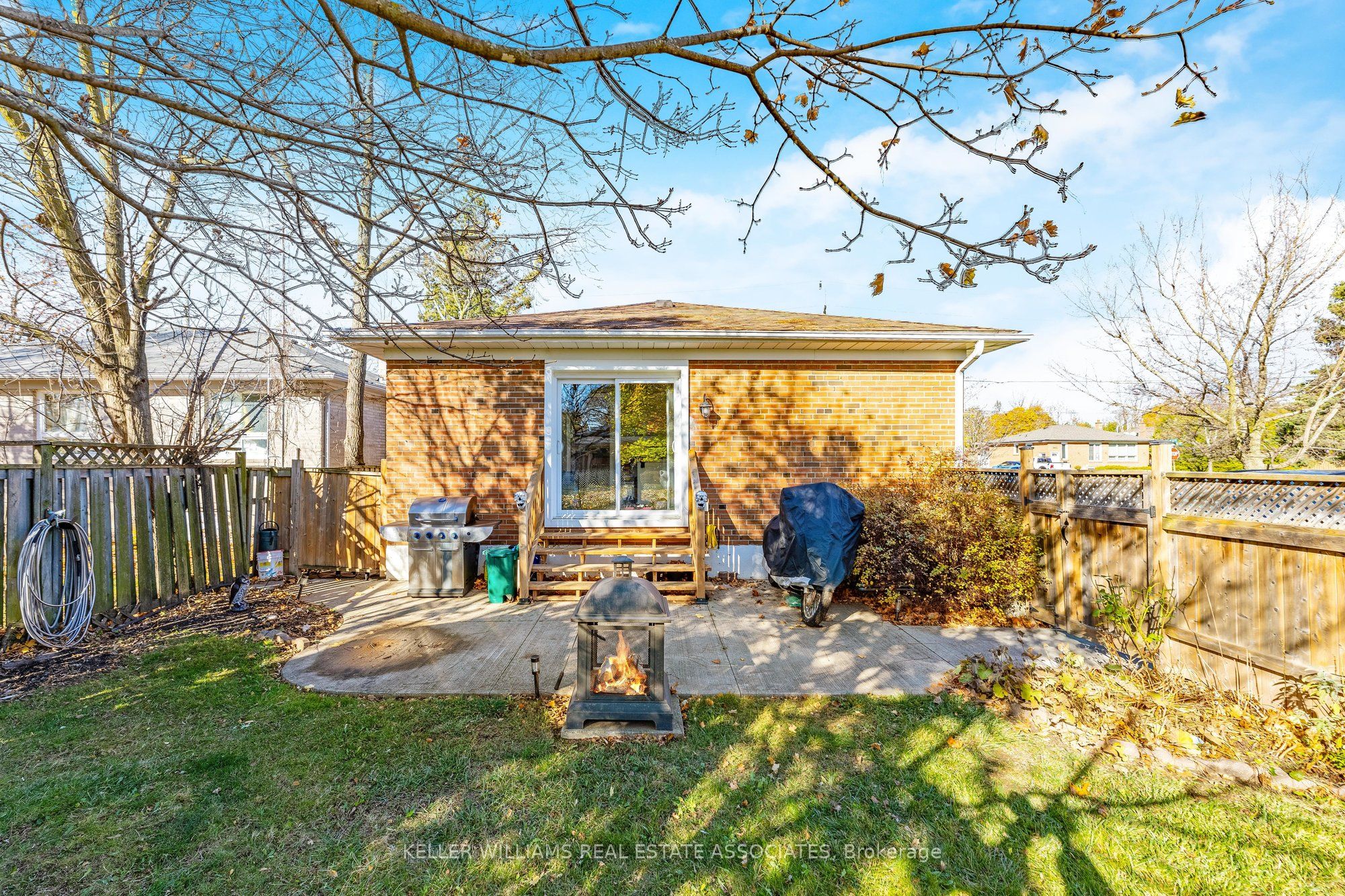 Photo 69 of 2 Gray Gate, Halton Hills, Georgetown — HOMEH