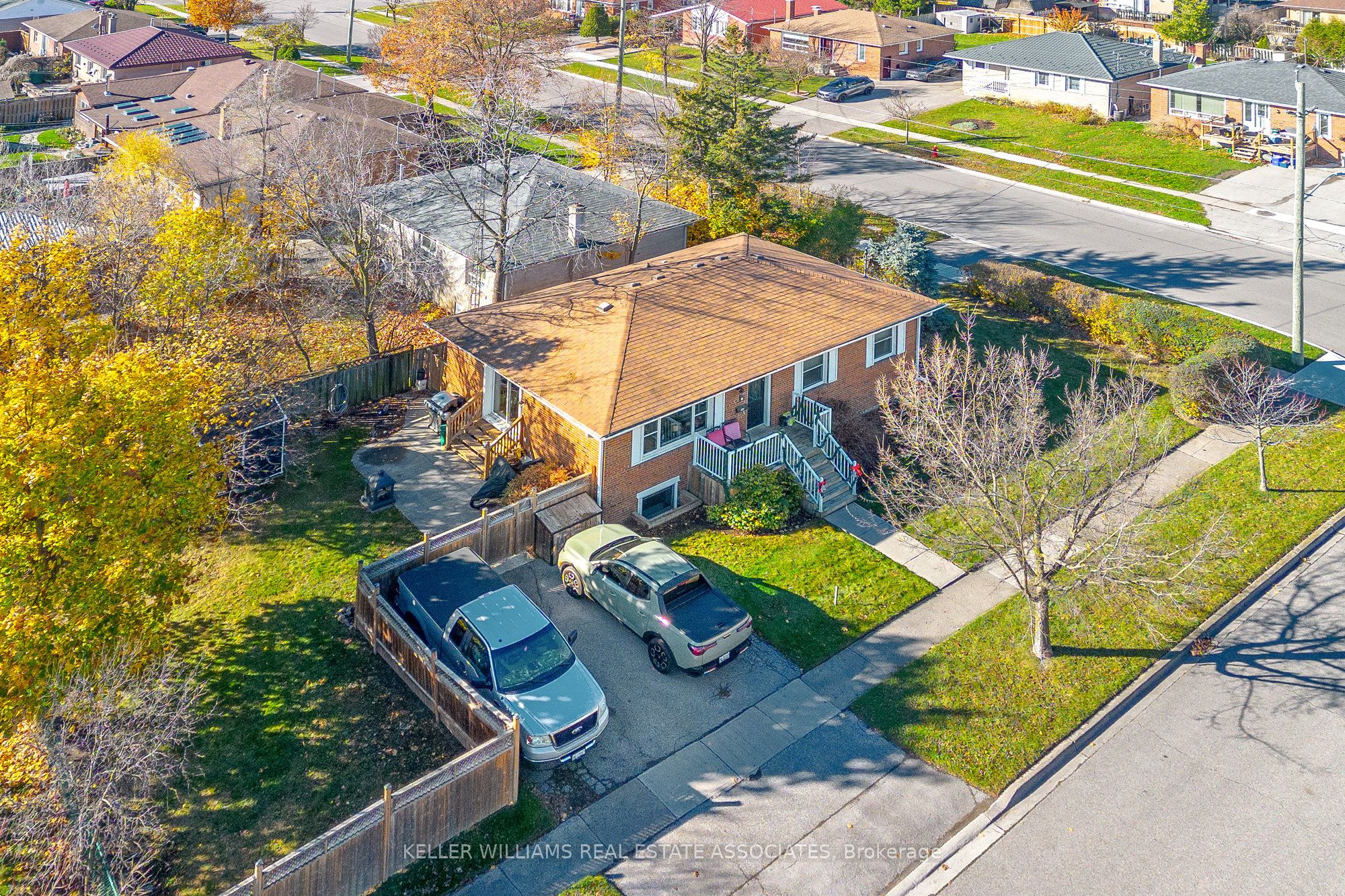 Photo 41 of 2 Gray Gate, Halton Hills, Georgetown — HOMEH