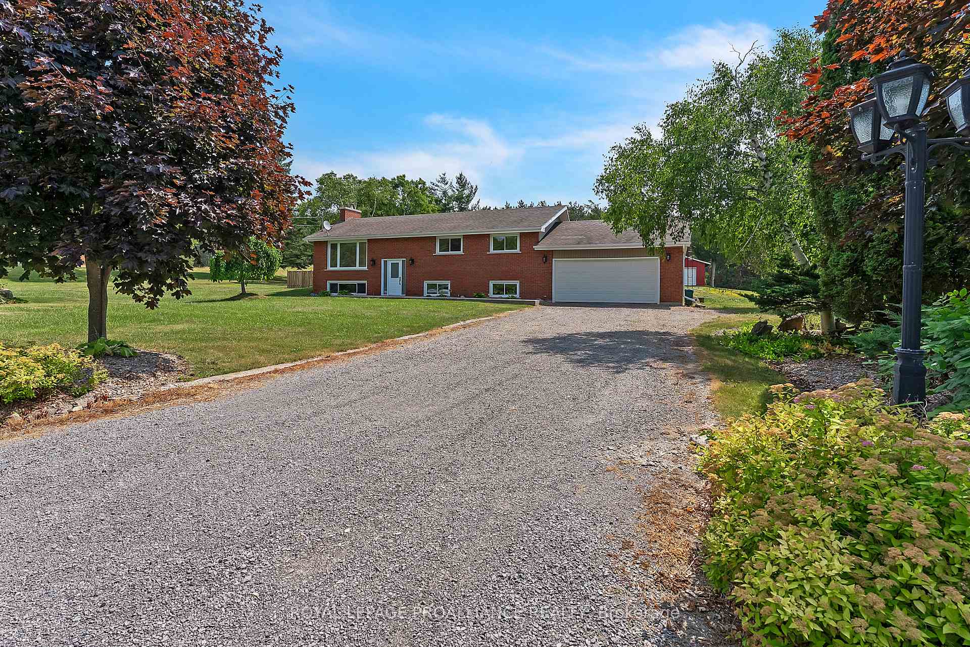 Photo 2 of 42 Roslin Road, Belleville, Thurlow Ward — HOMEH