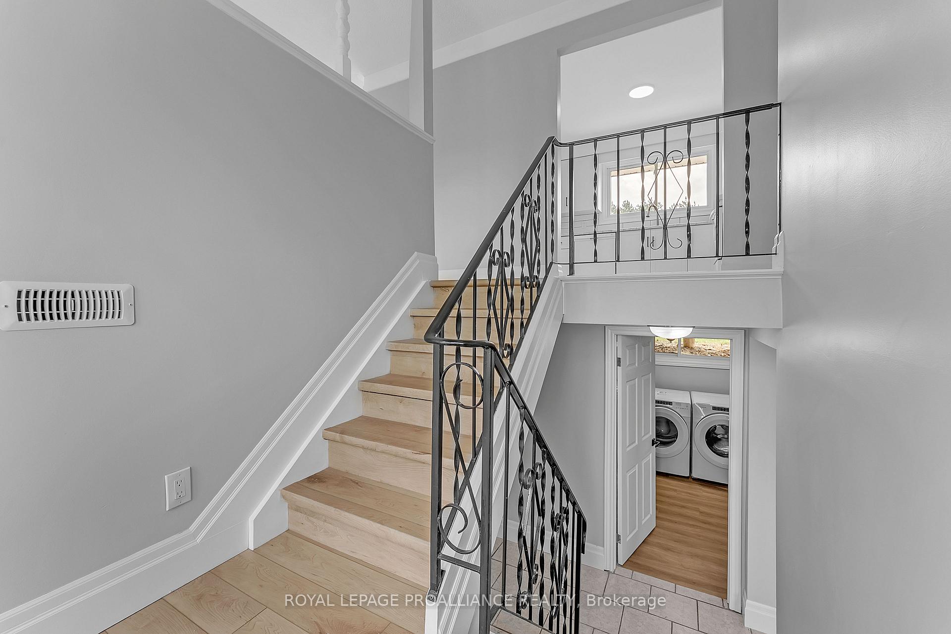 Photo 5 of 42 Roslin Road, Belleville, Thurlow Ward — HOMEH