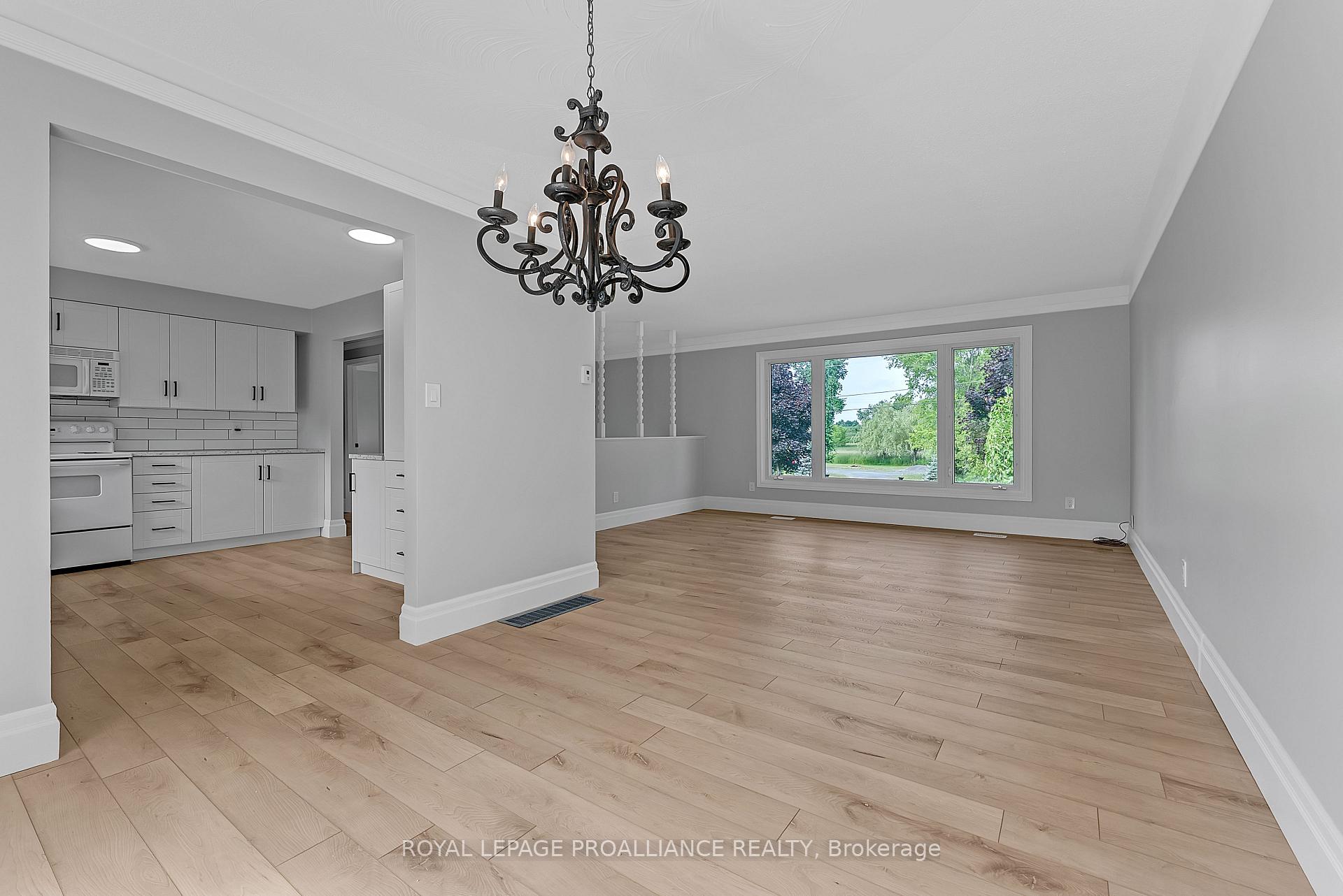 Photo 14 of 42 Roslin Road, Belleville, Thurlow Ward — HOMEH