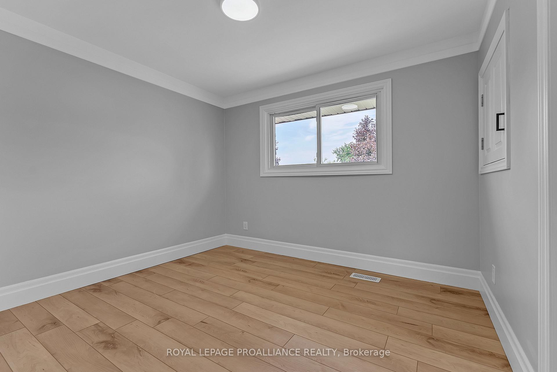 Photo 21 of 42 Roslin Road, Belleville, Thurlow Ward — HOMEH
