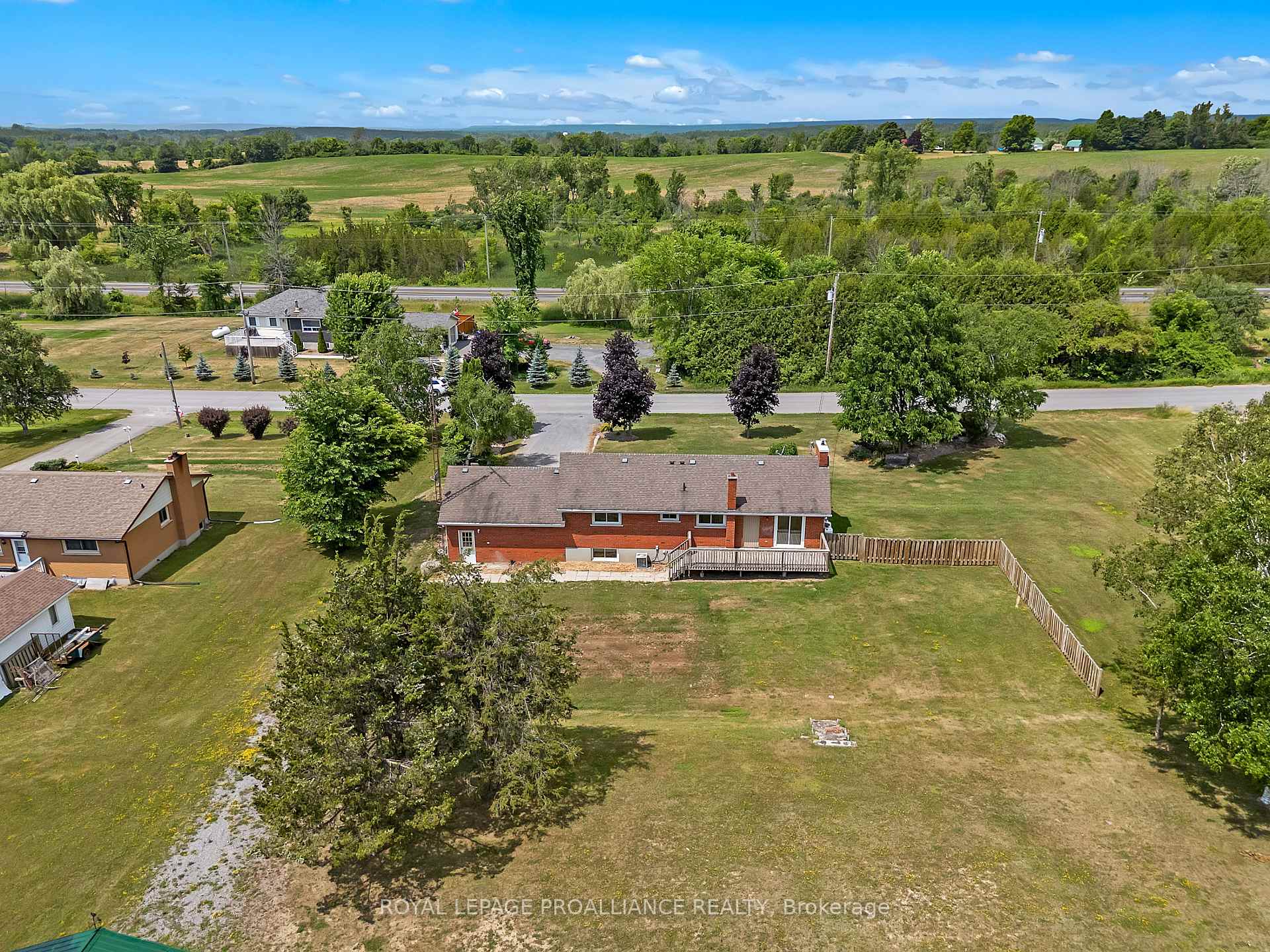 Photo 43 of 42 Roslin Road, Belleville, Thurlow Ward — HOMEH