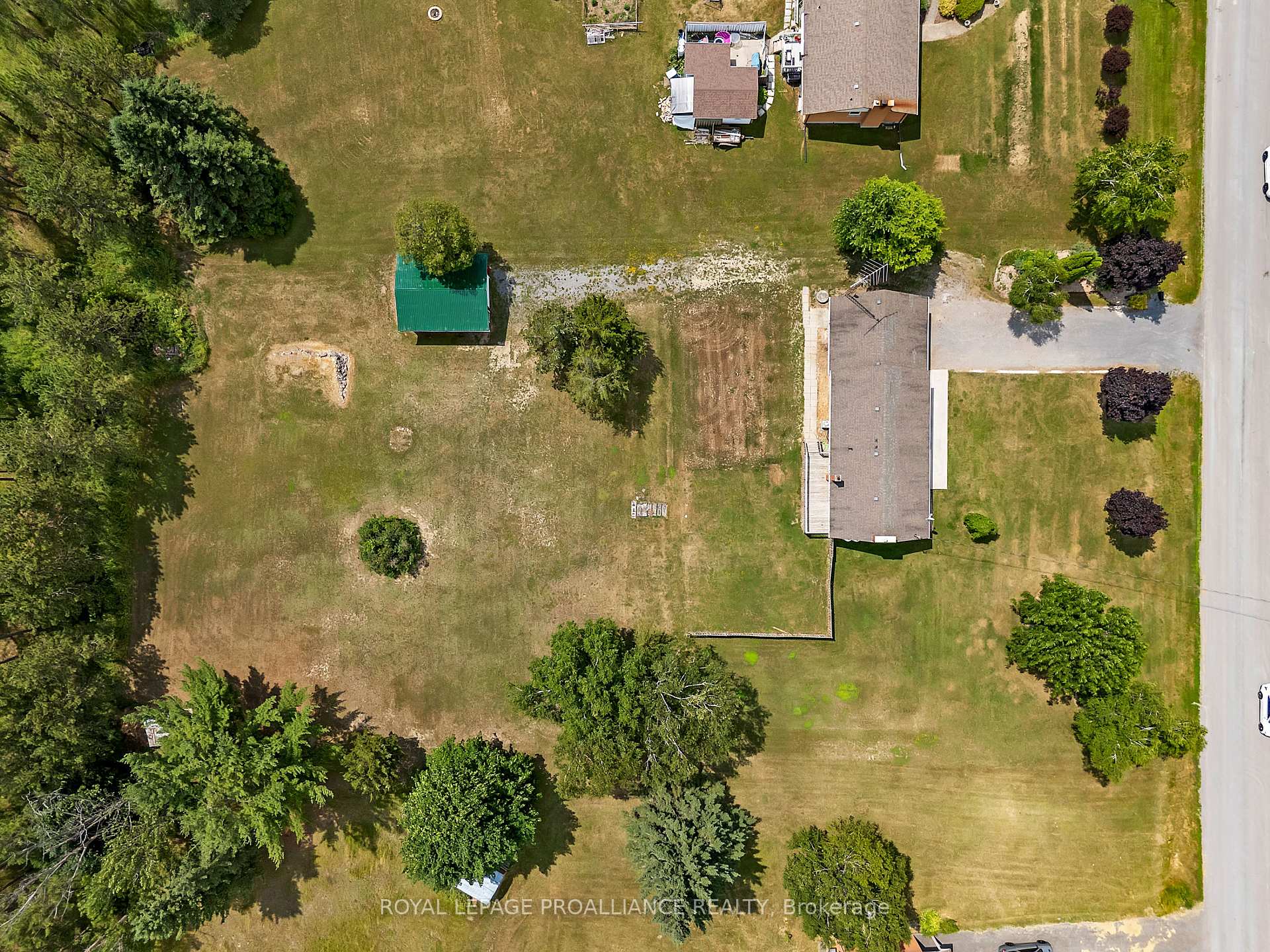 Photo 48 of 42 Roslin Road, Belleville, Thurlow Ward — HOMEH