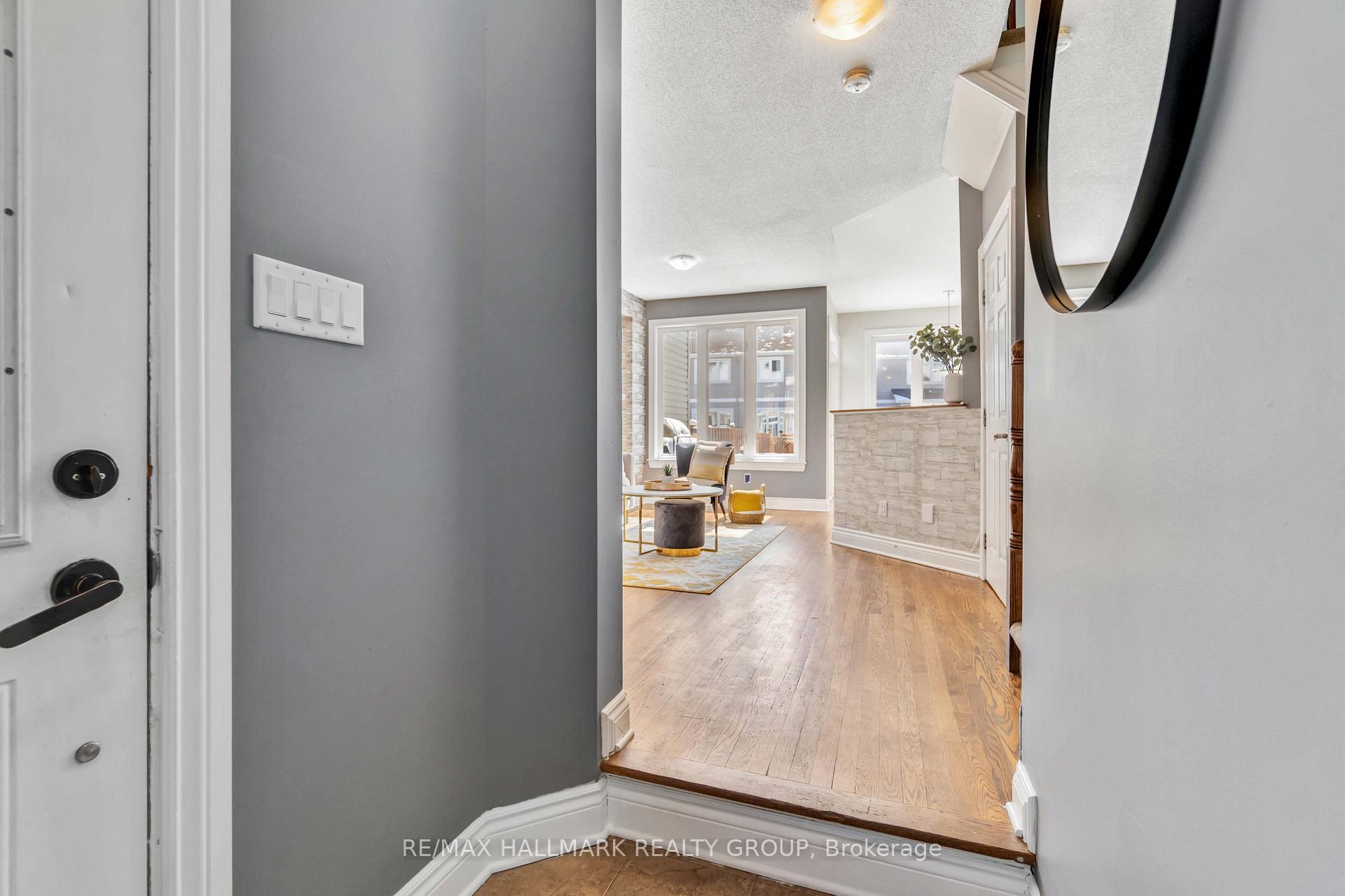 Photo 5 of 36 McGregor Scobie Crescent, Arnprior — HOMEH