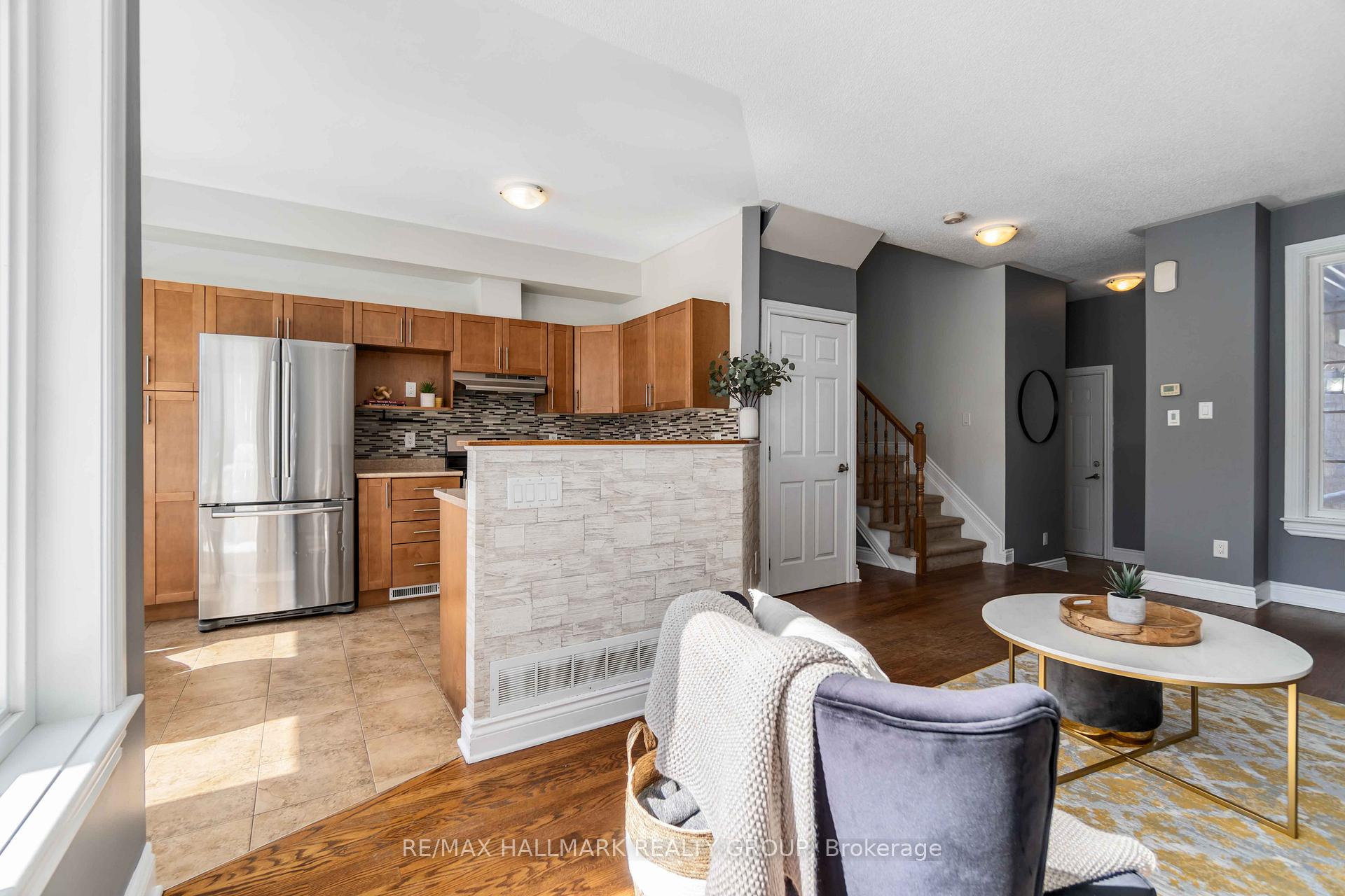 Photo 8 of 36 McGregor Scobie Crescent, Arnprior — HOMEH