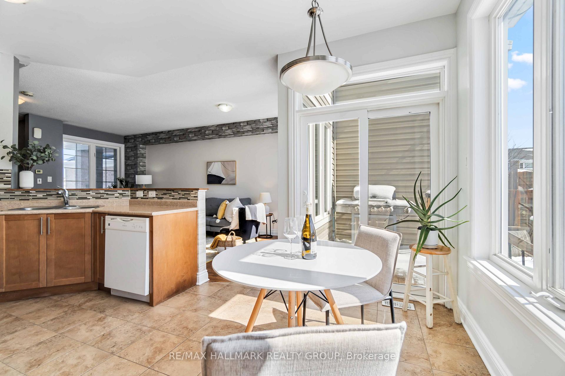 Photo 15 of 36 McGregor Scobie Crescent, Arnprior — HOMEH