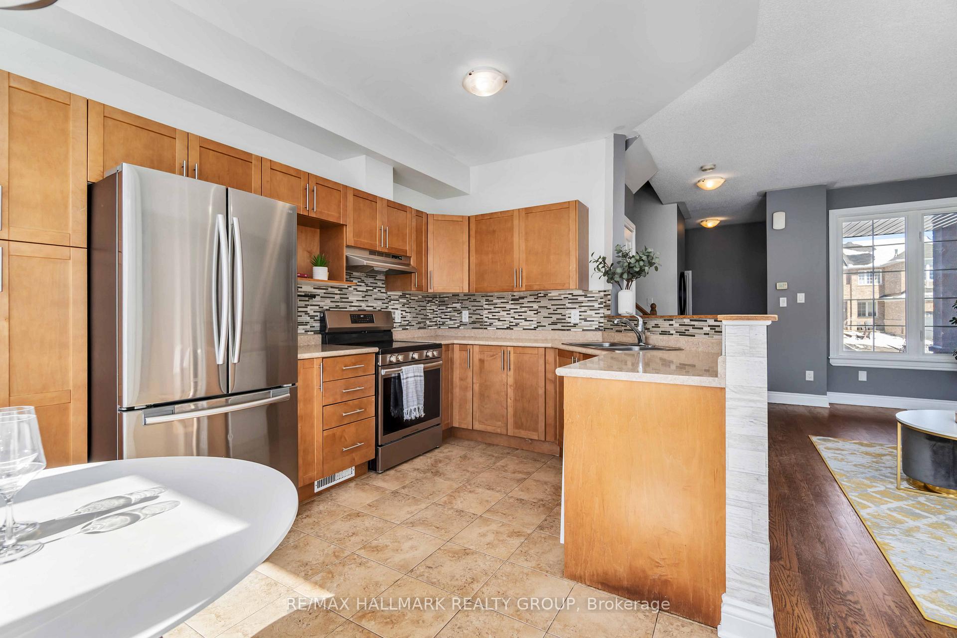 Photo 14 of 36 McGregor Scobie Crescent, Arnprior — HOMEH