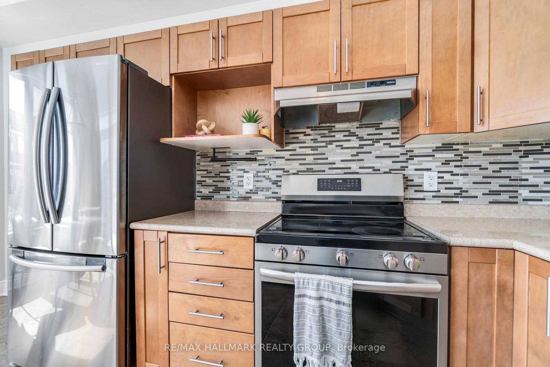 Photo 18 of 36 McGregor Scobie Crescent, Arnprior — HOMEH