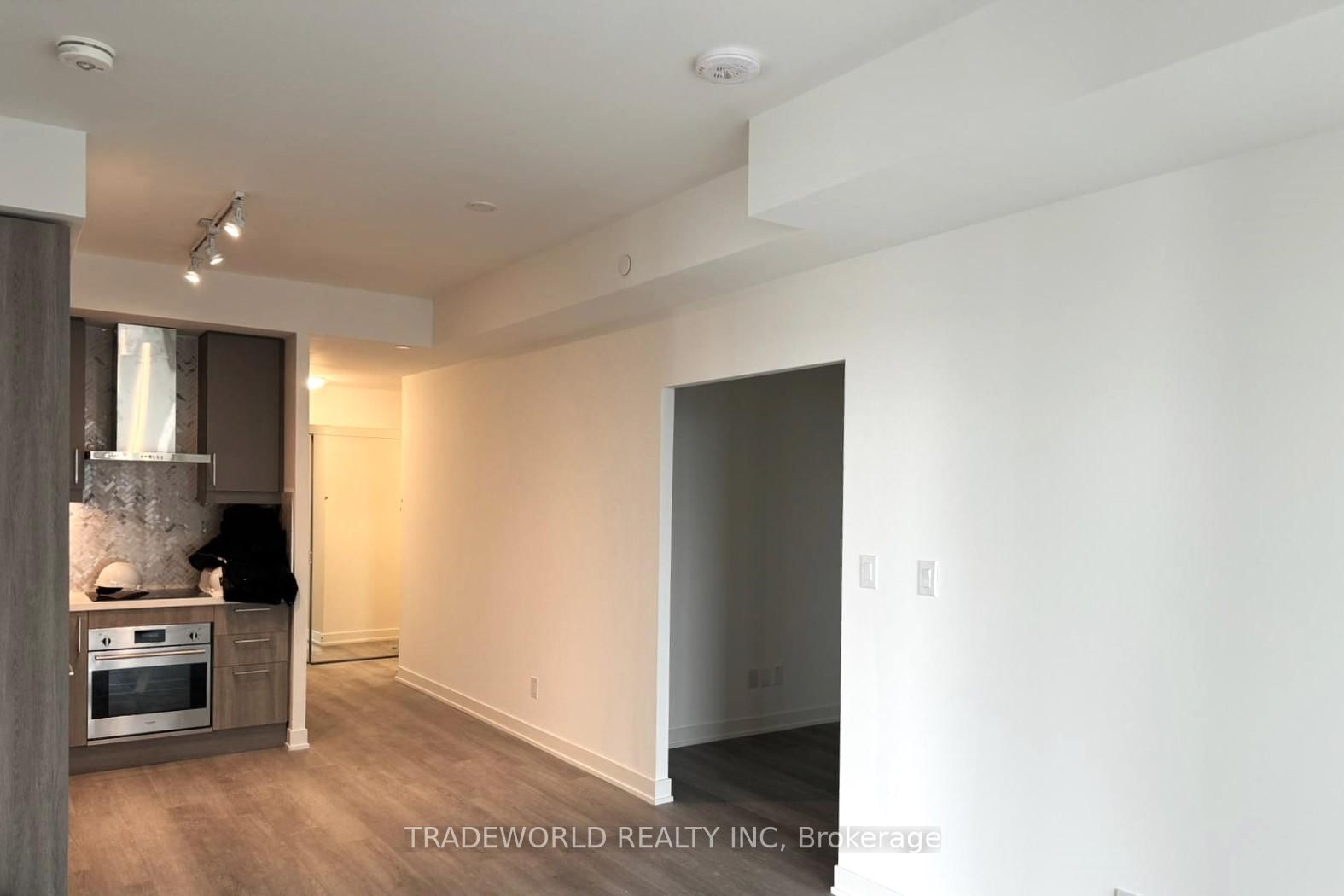 Photo 5 of Unit 1320, 8119 Birchmount Rd, Markham, Unionville — HOMEH