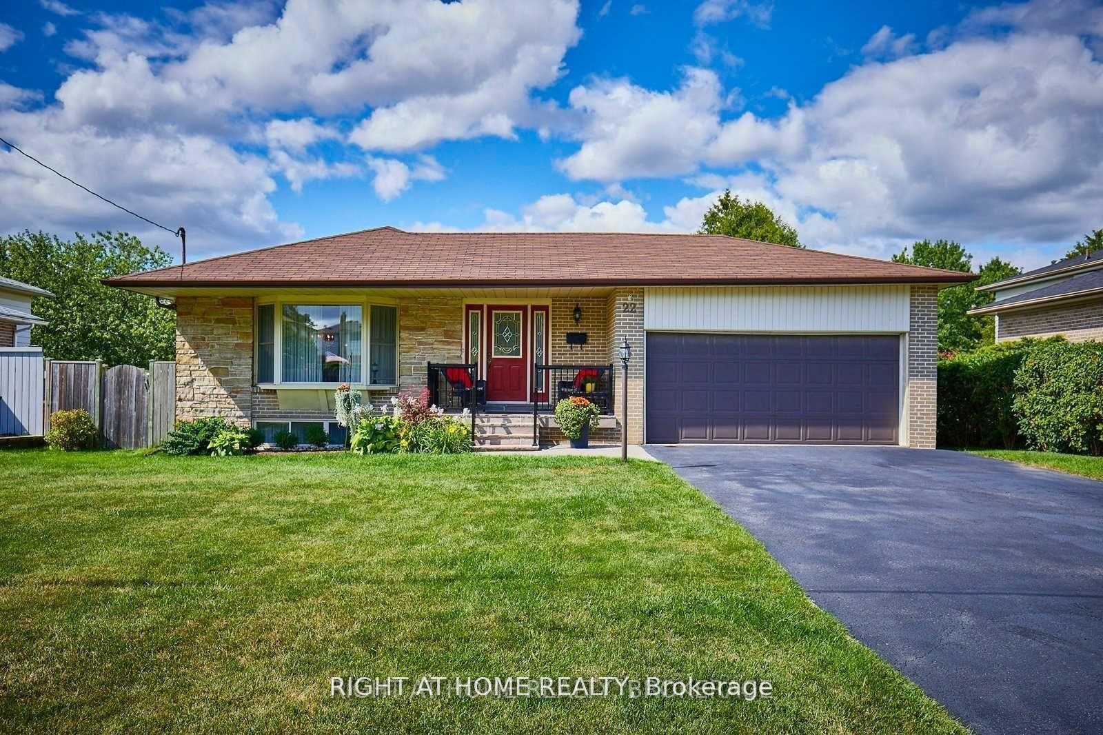Front of Unit Upper, 22 Jallan Drive