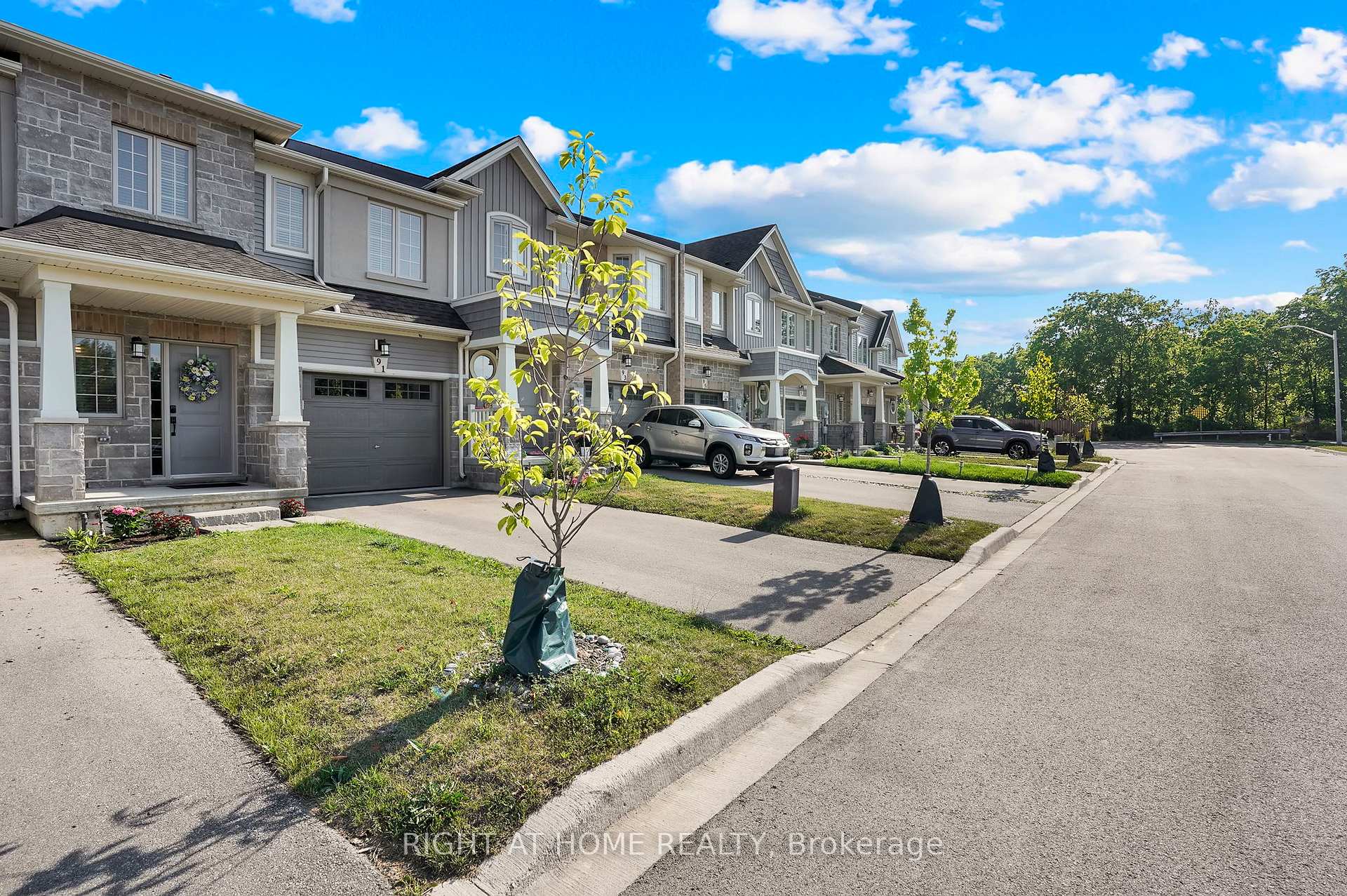 Photo 3 of 91 Beasley Grove, Hamilton, Meadowlands — HOMEH