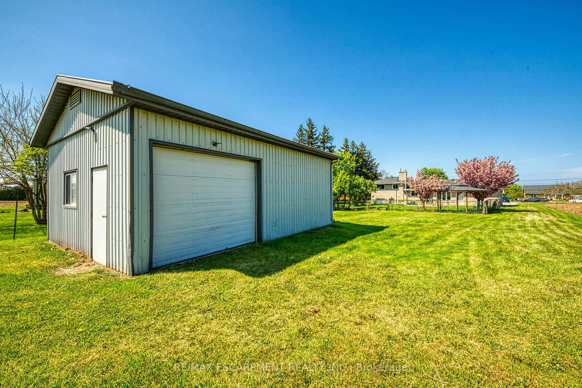 Photo 6 of 944 & 994 #8 Highway, Hamilton, Fruitland — HOMEH