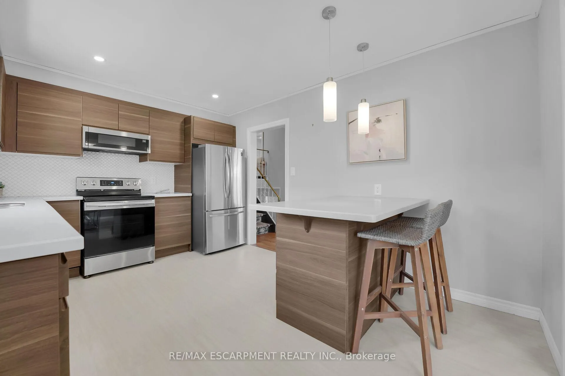 Photo 12 of 944 & 994 #8 Highway, Hamilton, Fruitland — HOMEH