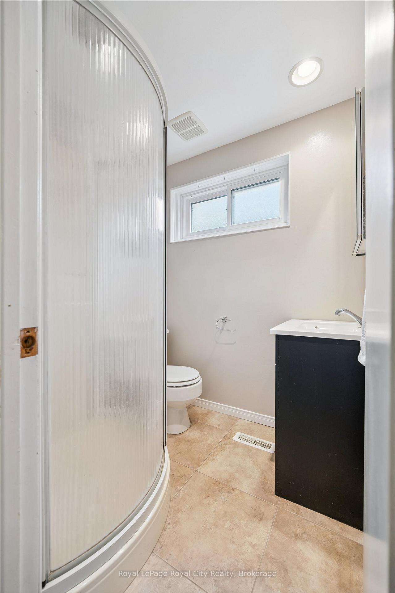 Photo 15 of 47 Argyle Drive, Guelph, Dovercliffe Park/Old University — HOMEH