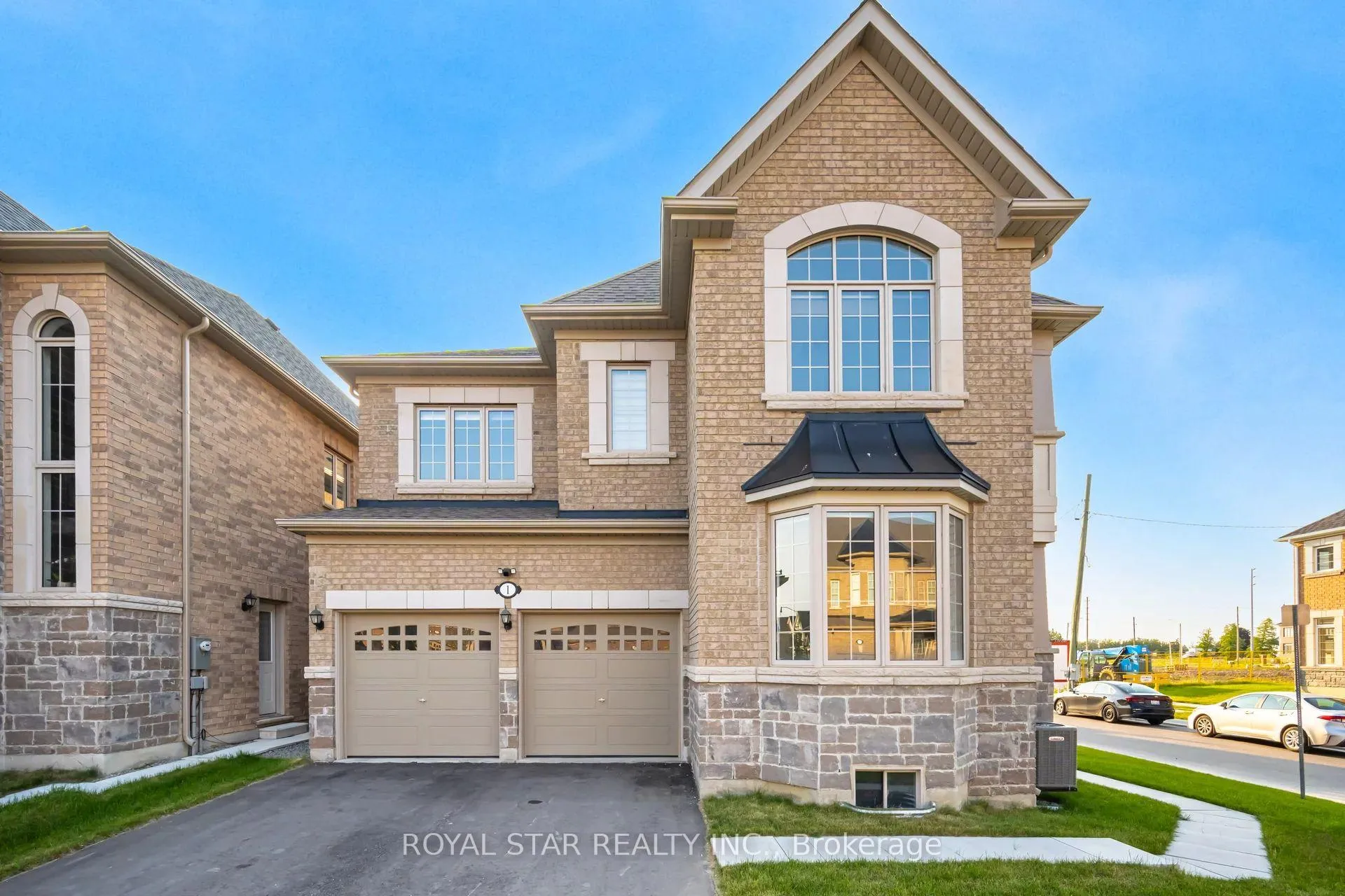 Photo 3 of Unit Upper, 1 Bushwood Trail, Brampton, Northwest Brampton — HOMEH