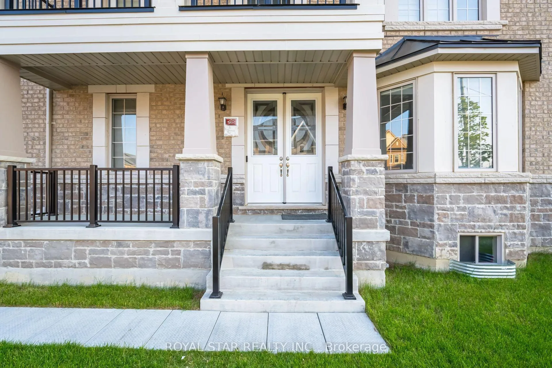 Photo 4 of Unit Upper, 1 Bushwood Trail, Brampton, Northwest Brampton — HOMEH