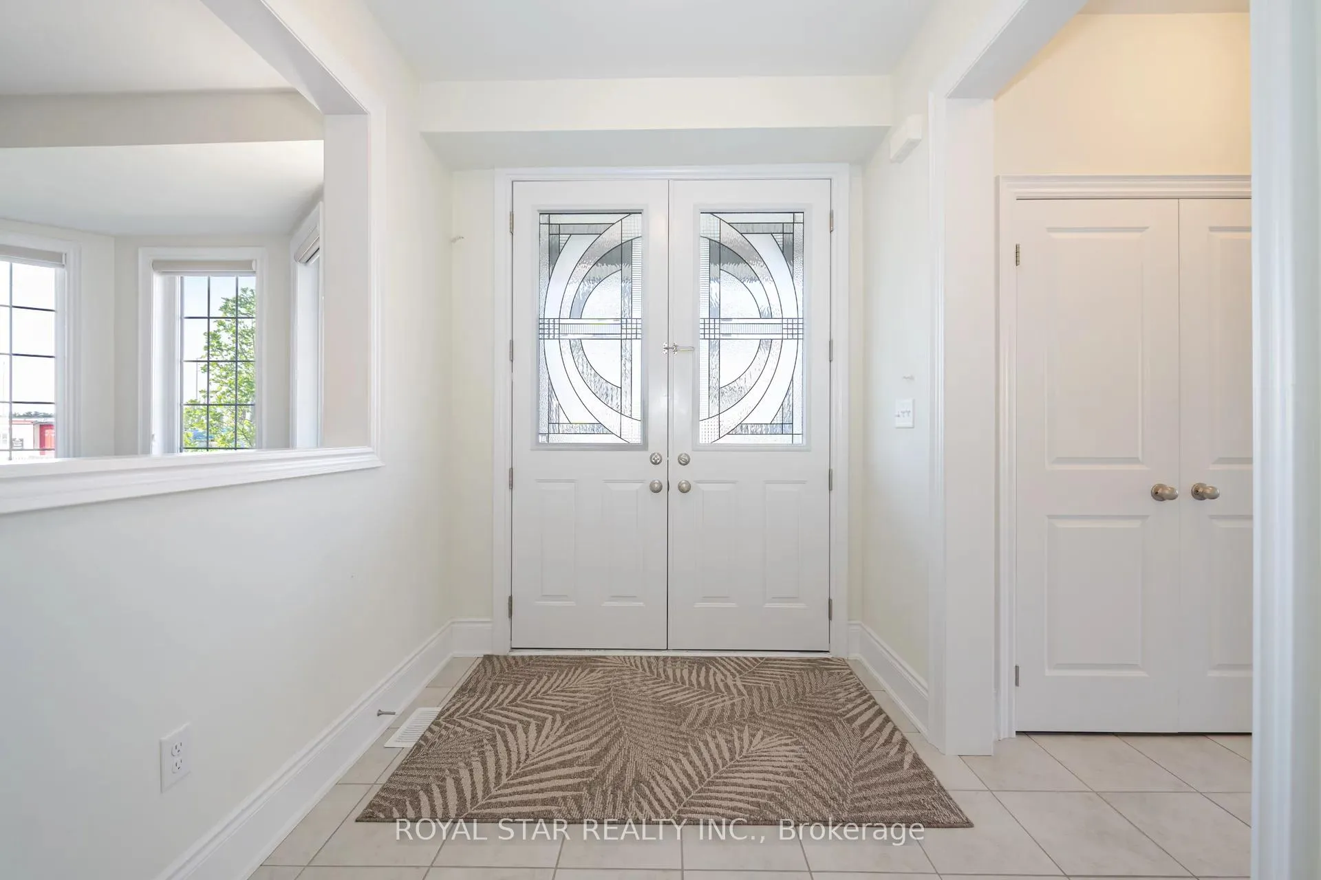 Photo 5 of Unit Upper, 1 Bushwood Trail, Brampton, Northwest Brampton — HOMEH