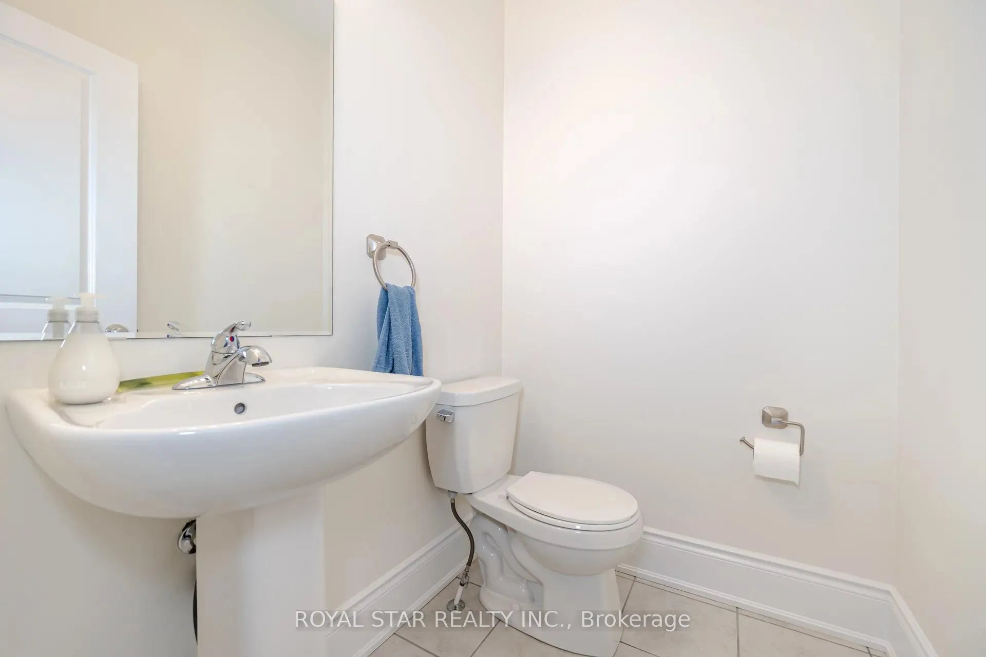 Photo 14 of Unit Upper, 1 Bushwood Trail, Brampton, Northwest Brampton — HOMEH