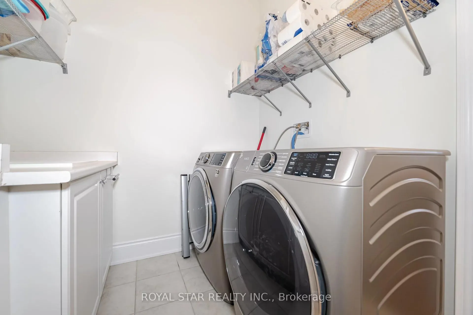 Photo 15 of Unit Upper, 1 Bushwood Trail, Brampton, Northwest Brampton — HOMEH