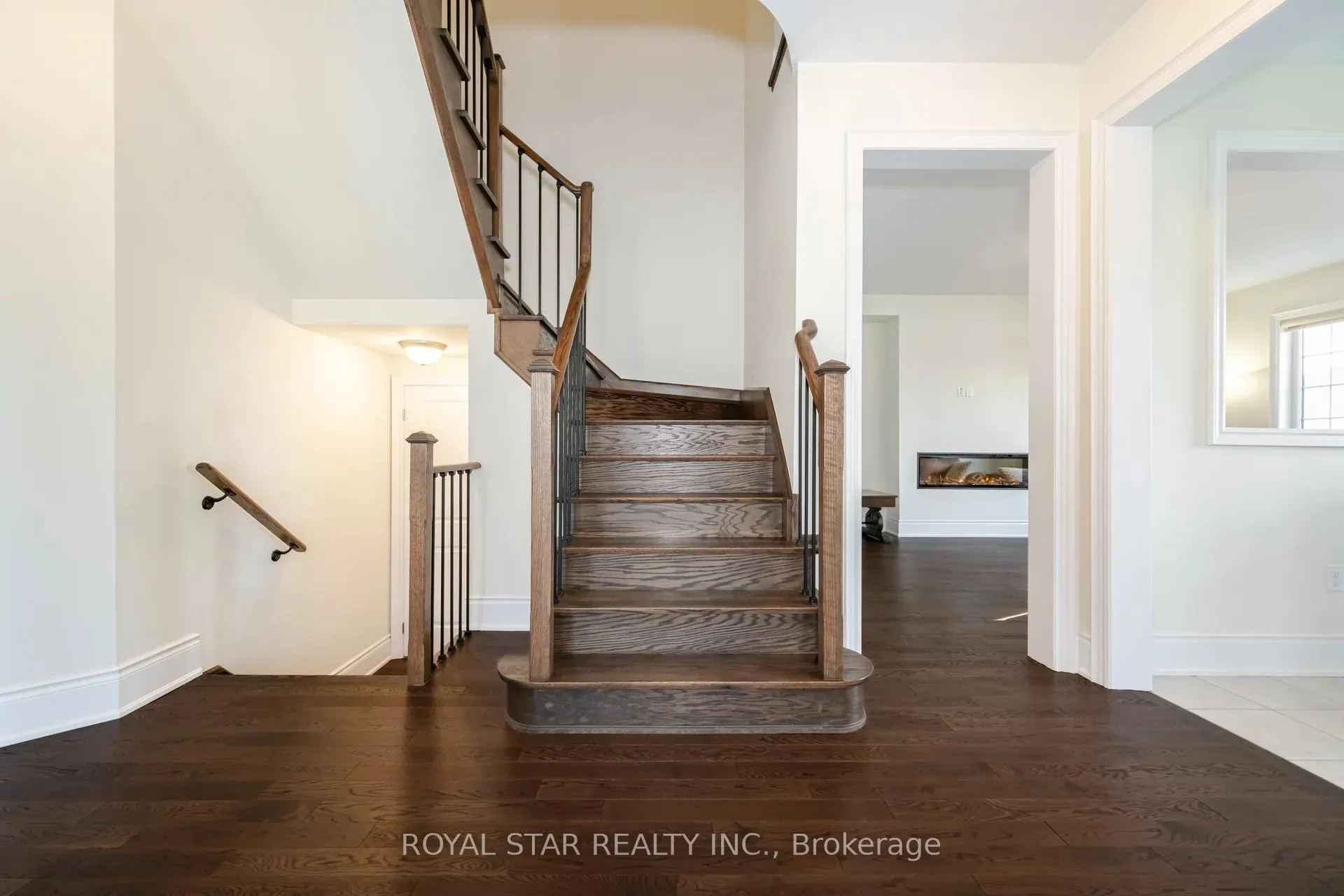 Photo 16 of Unit Upper, 1 Bushwood Trail, Brampton, Northwest Brampton — HOMEH