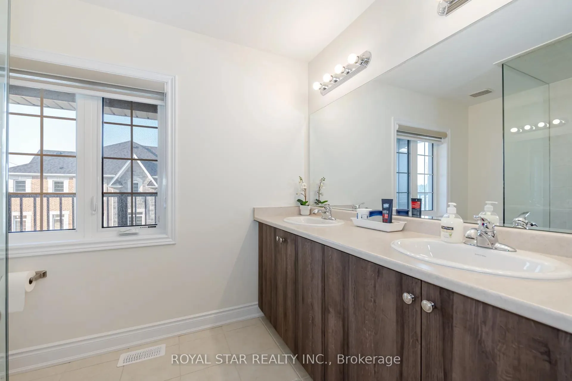 Photo 34 of Unit Upper, 1 Bushwood Trail, Brampton, Northwest Brampton — HOMEH