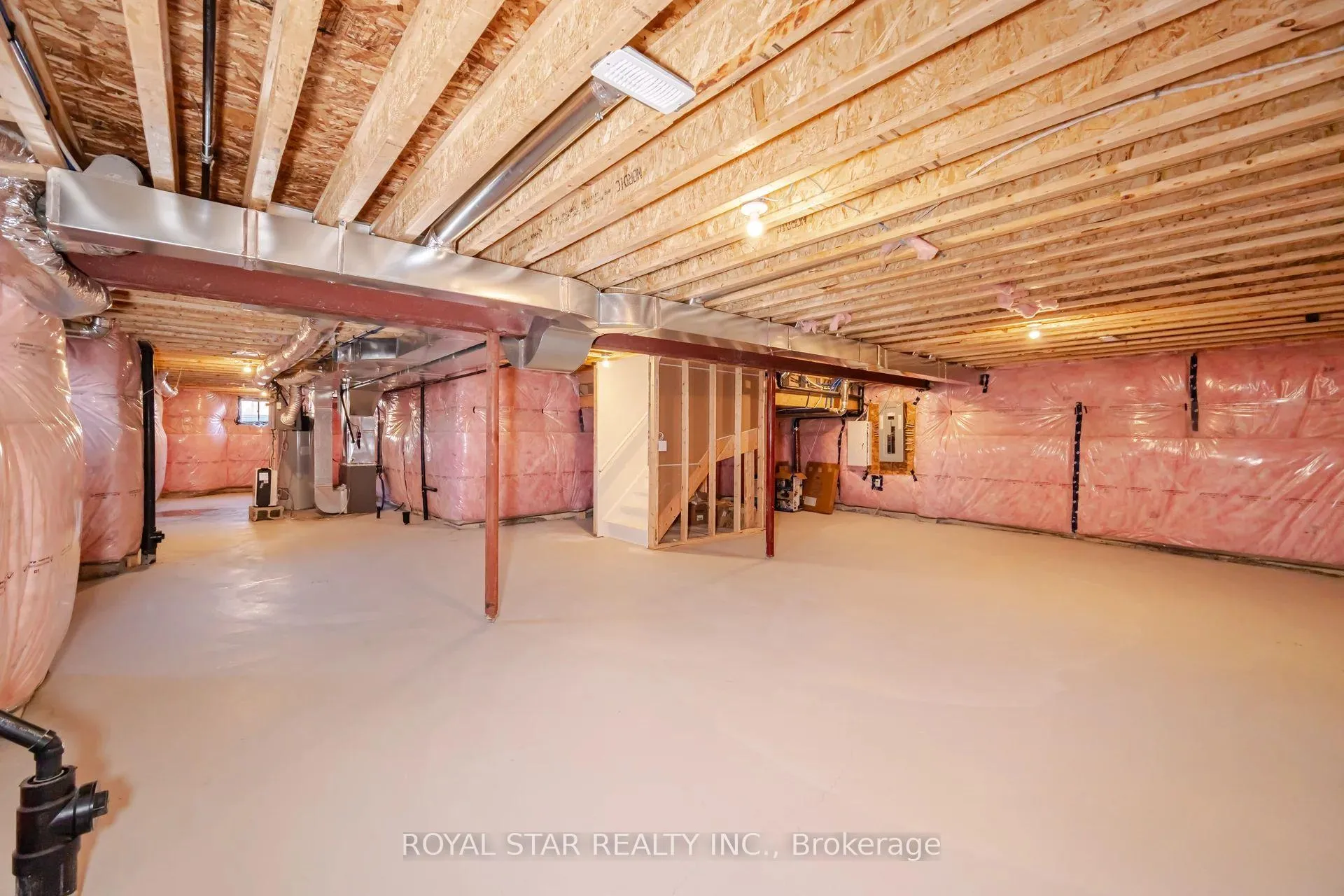 Photo 35 of Unit Upper, 1 Bushwood Trail, Brampton, Northwest Brampton — HOMEH