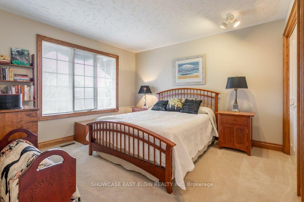 Photo 18 of 28 Sinclair Crescent, Aylmer — HOMEH