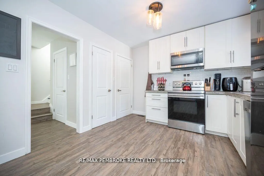 Photo 7 of 13 Highland Crescent, Deep River — HOMEH