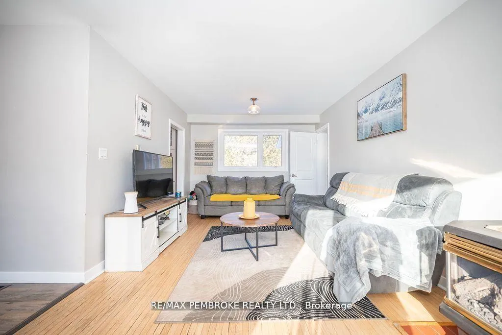 Photo 13 of 13 Highland Crescent, Deep River — HOMEH