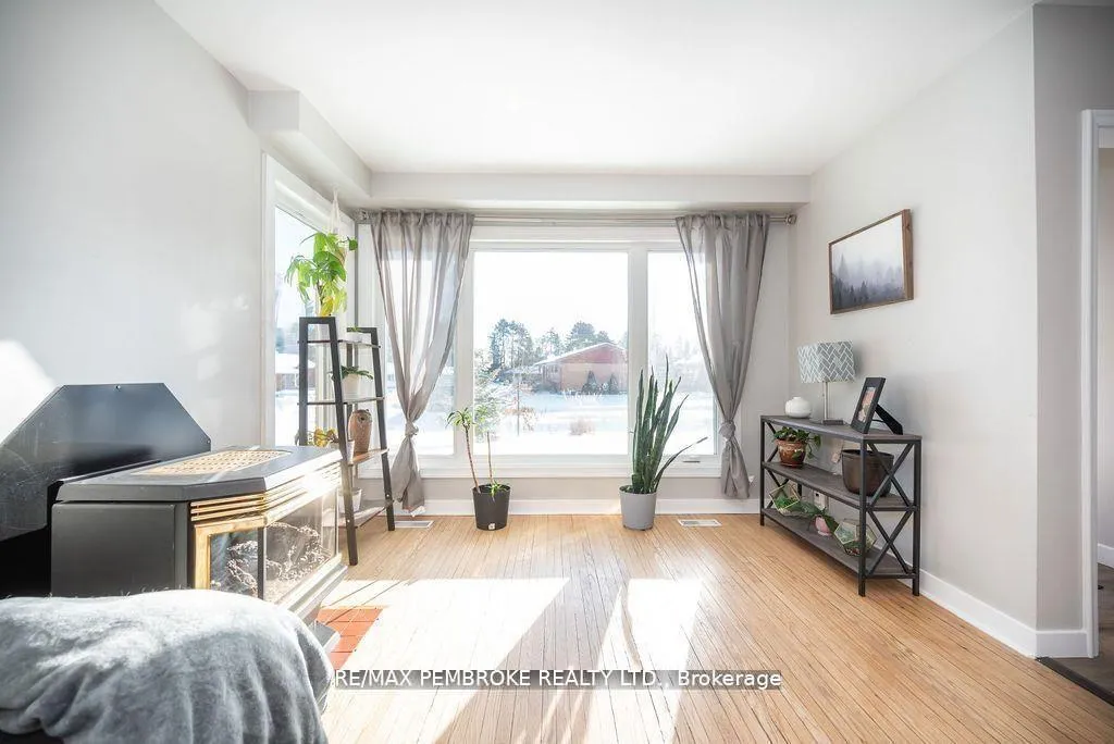 Photo 16 of 13 Highland Crescent, Deep River — HOMEH