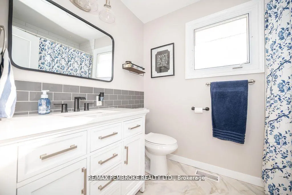 Photo 37 of 13 Highland Crescent, Deep River — HOMEH