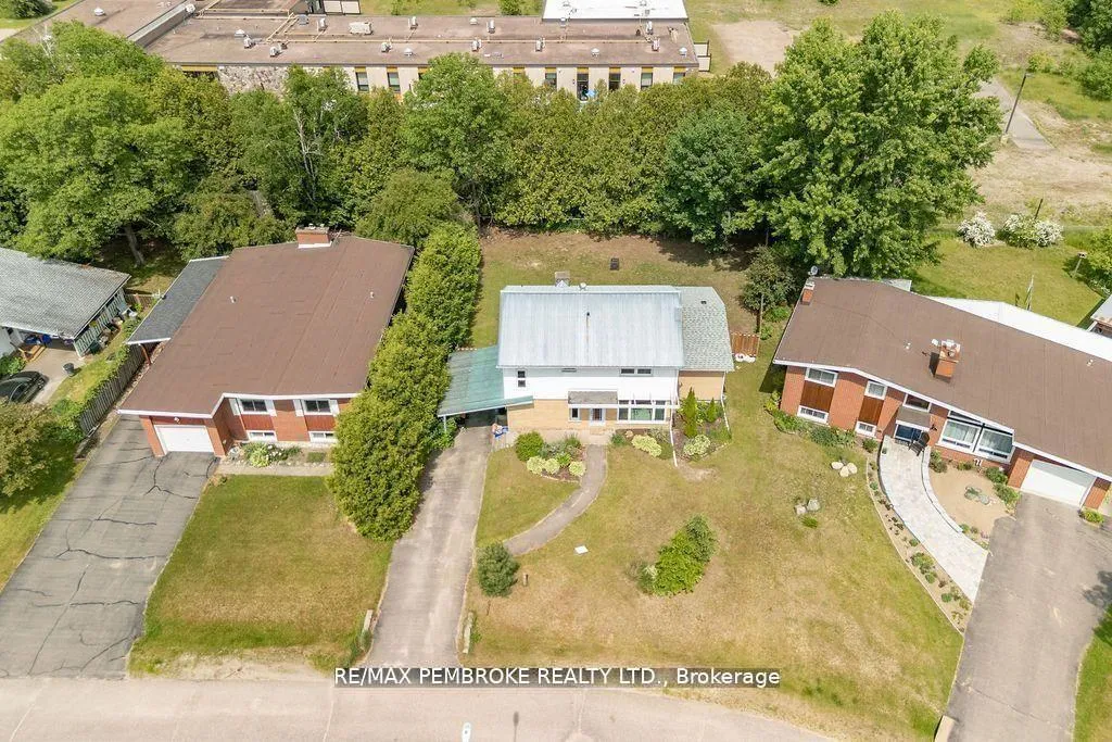 Photo 41 of 13 Highland Crescent, Deep River — HOMEH