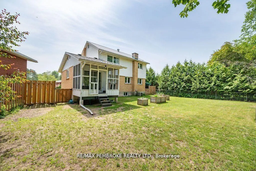 Photo 44 of 13 Highland Crescent, Deep River — HOMEH