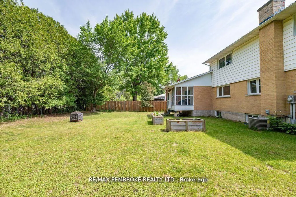 Photo 45 of 13 Highland Crescent, Deep River — HOMEH