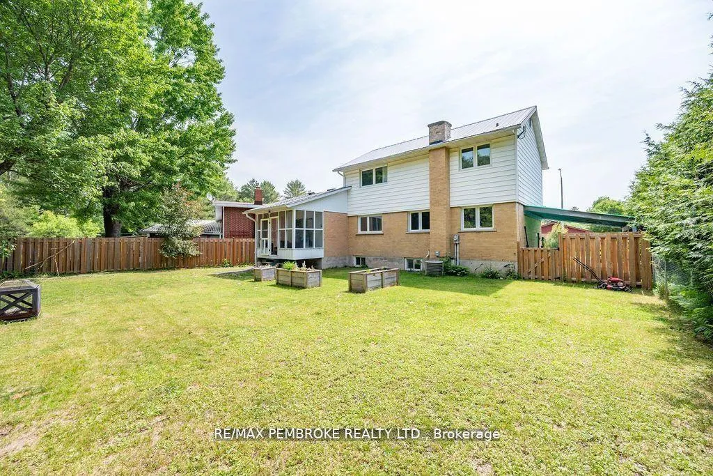Photo 46 of 13 Highland Crescent, Deep River — HOMEH