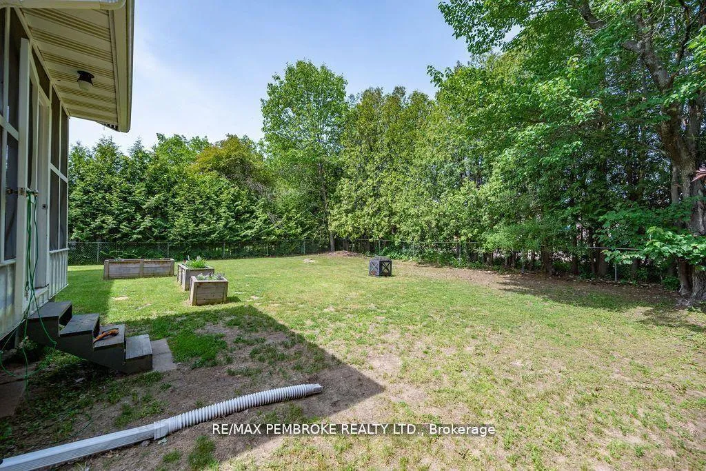 Photo 47 of 13 Highland Crescent, Deep River — HOMEH