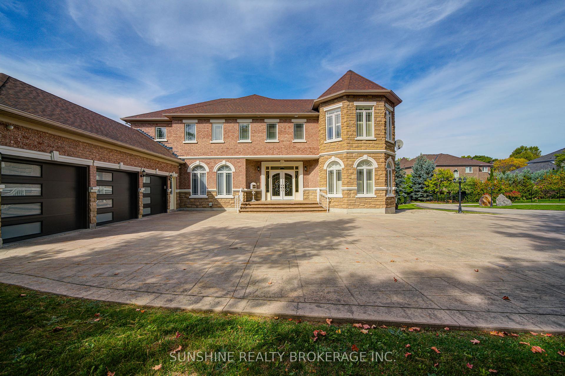 Front of 19 Aspen Leaf Court